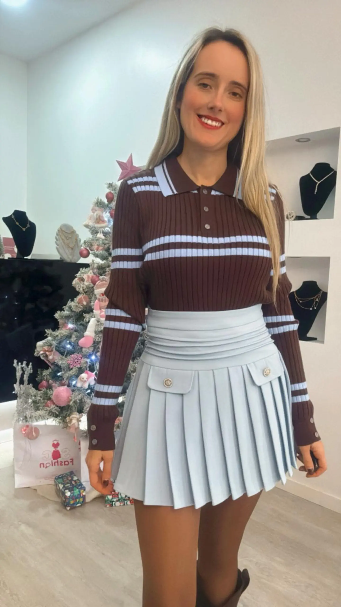 Saia-calção com botões brilhantes nos bolsos 4