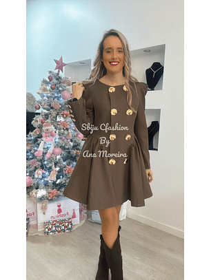 Vestido Mochy Godê com Botões Dourados
