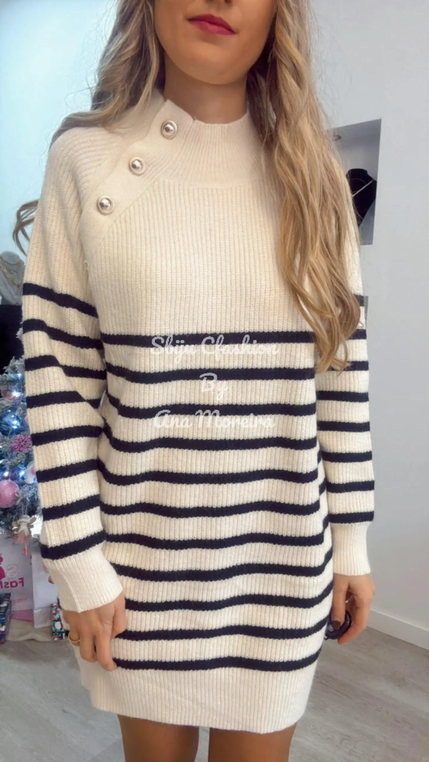 Vestido de Malha com Riscas e Botões - TU 4