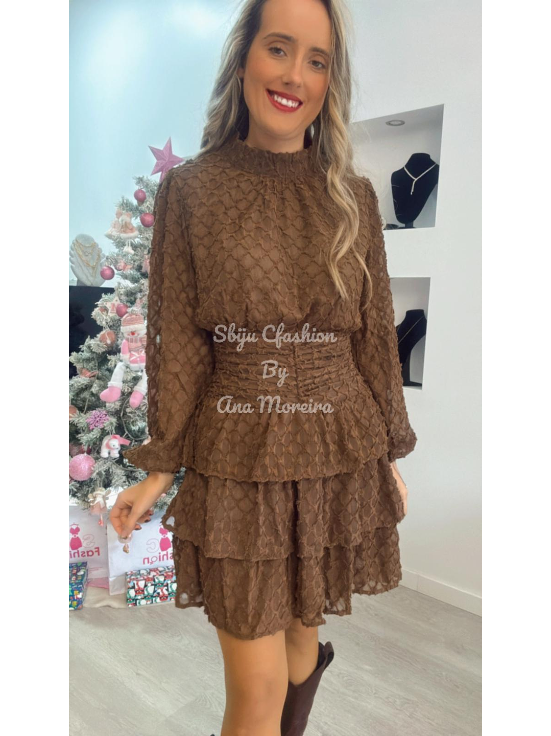 Vestido Castanho com Folhos 6