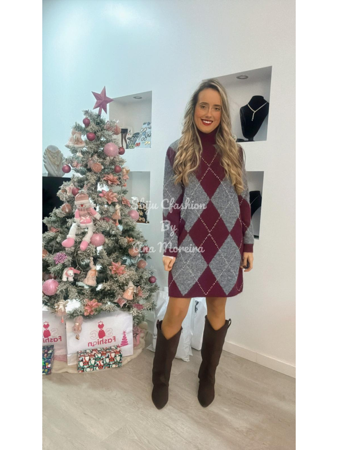 Vestido de Malha com Losangos Bordeaux e Cinza - TU 4