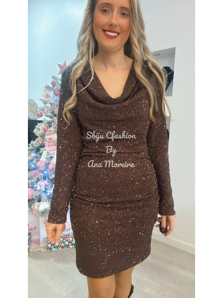 Vestido Justo com Brilhos e Gola Caída 5