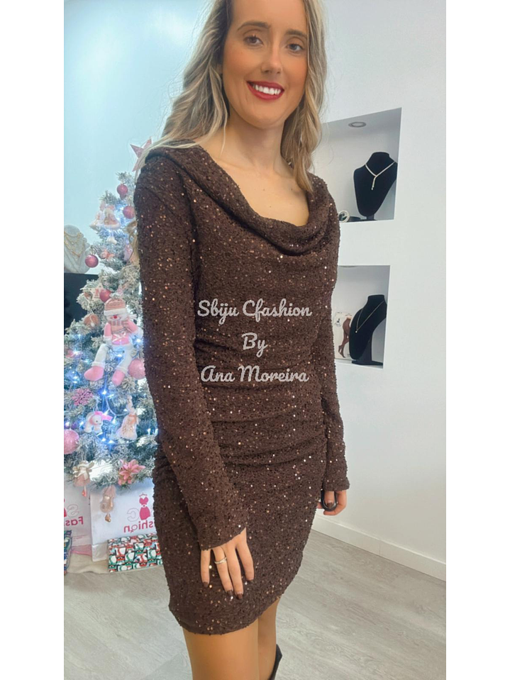 Vestido Justo com Brilhos e Gola Caída 7