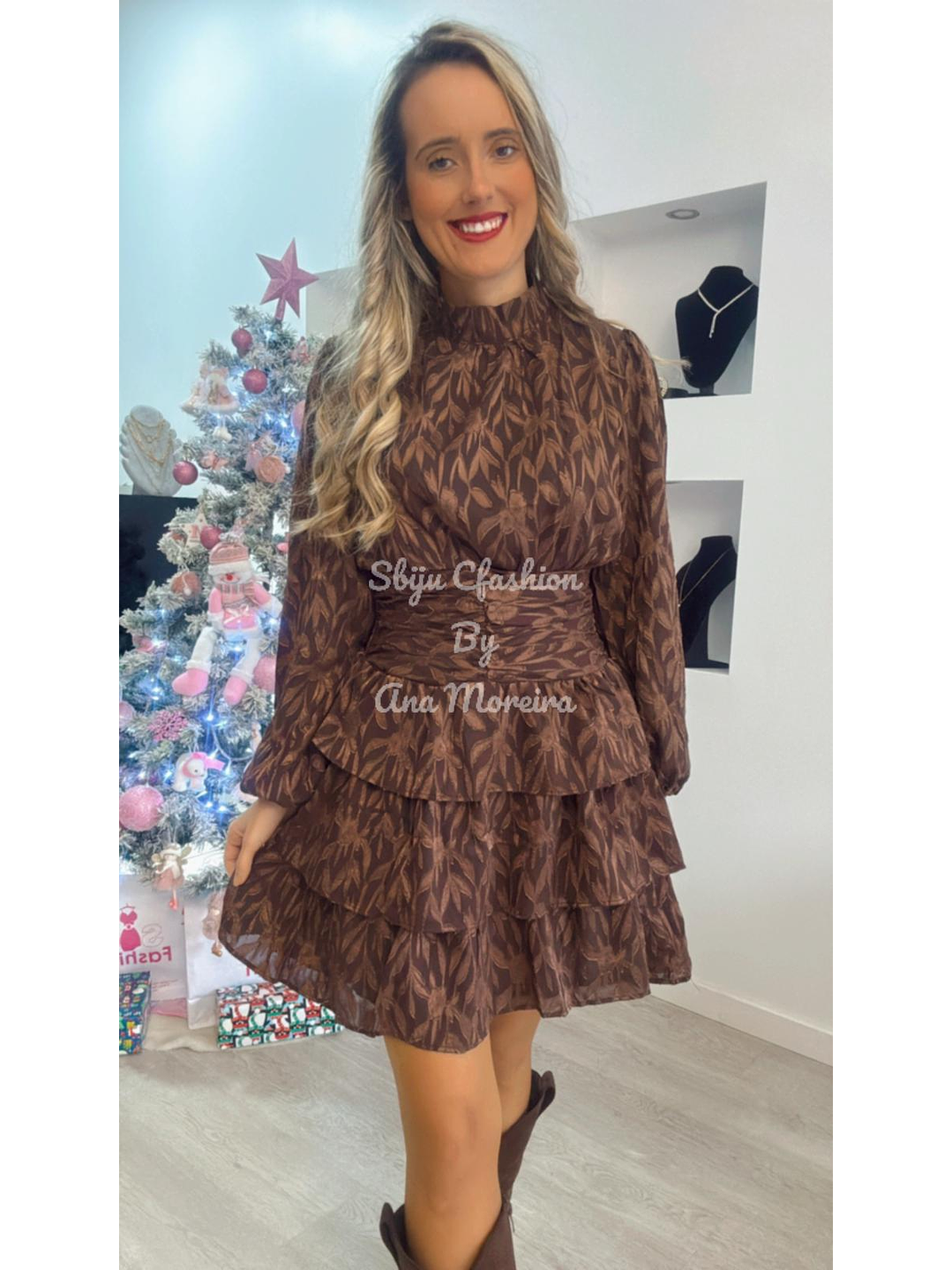 Vestido com Folhos em Dois Tons de Castanho 5