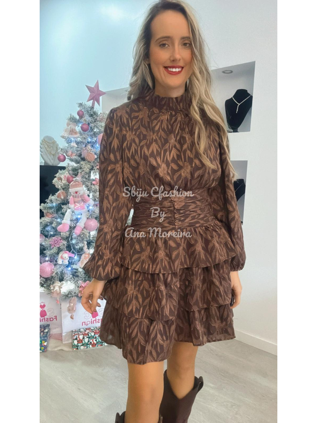 Vestido com Folhos em Dois Tons de Castanho 9