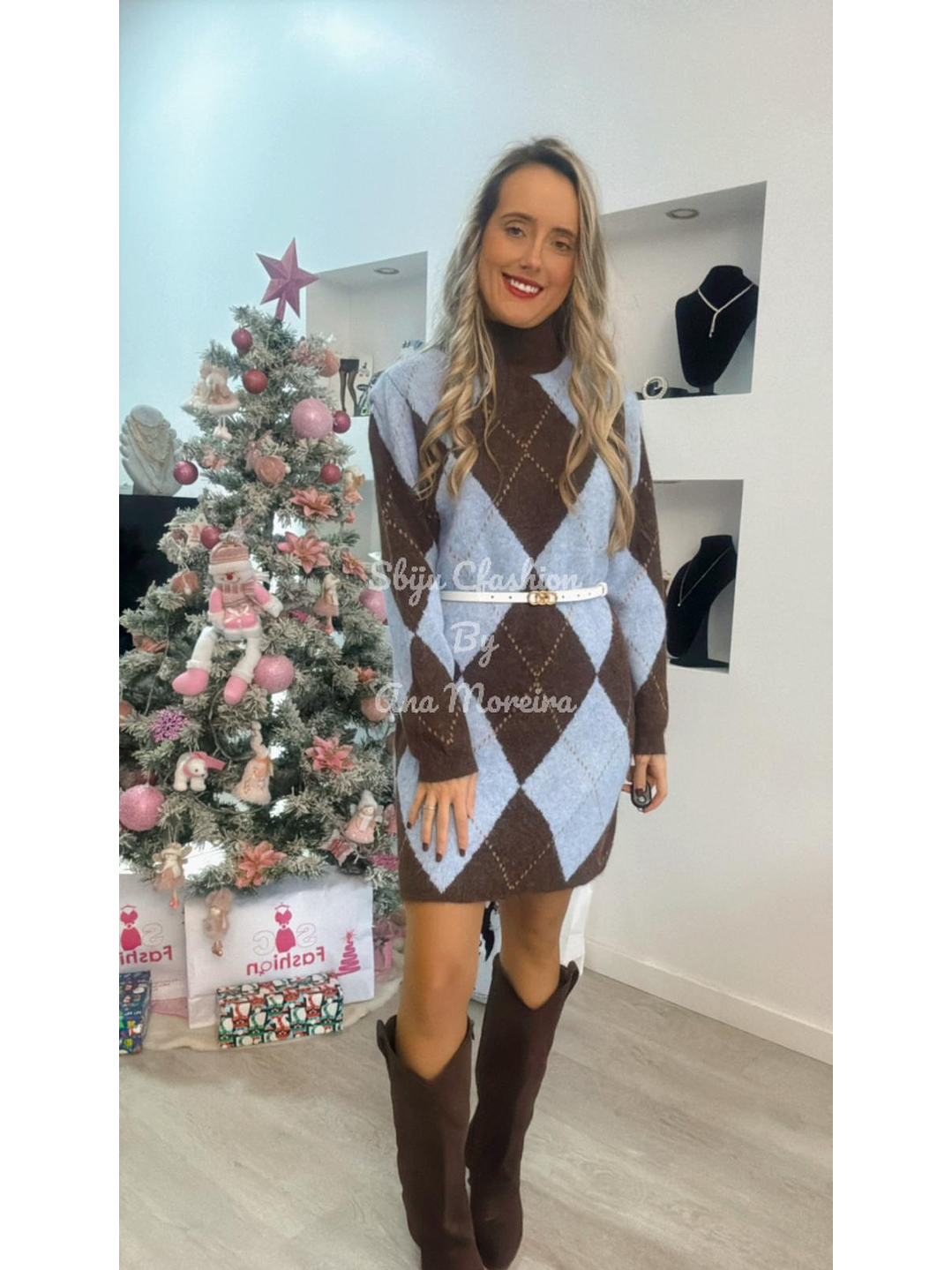 Vestido com Losangos Azuis e Castanhos 8