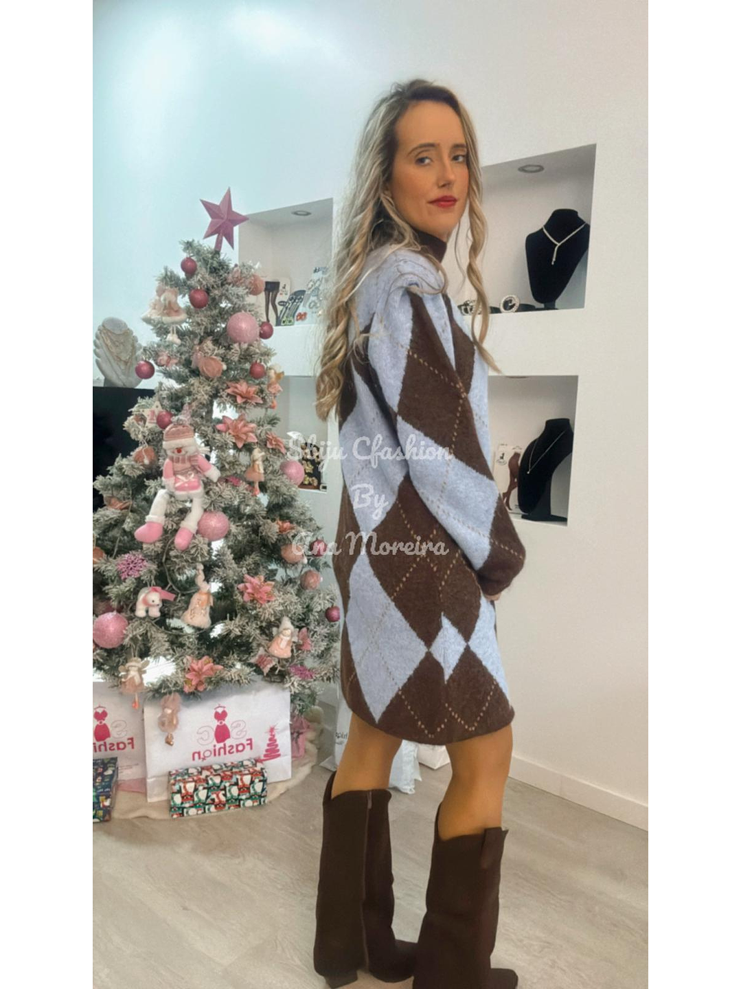 Vestido com Losangos Azuis e Castanhos 3