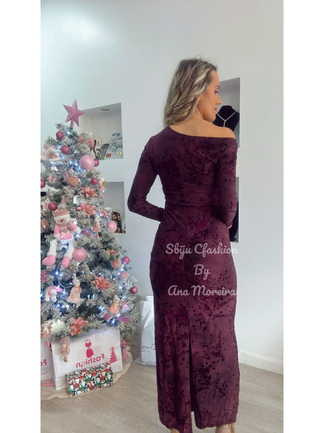 Vestido Comprido com Ombro Descaído e Racha Atrás 3