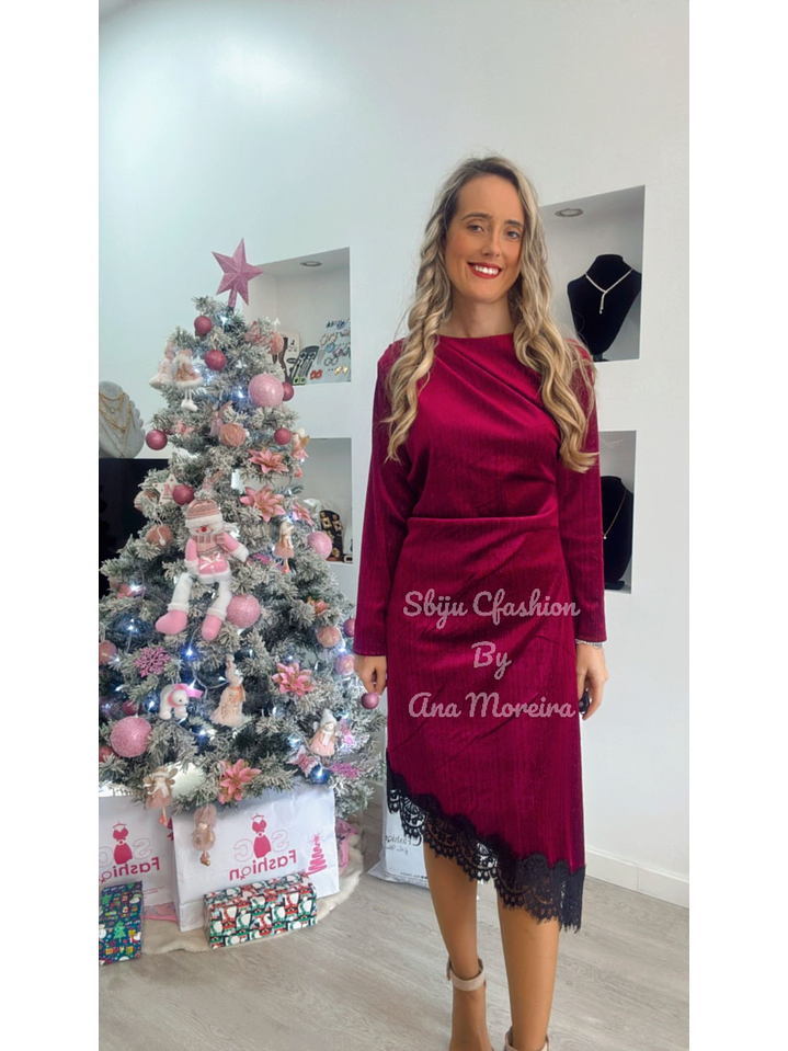 Vestido em Veludo com Renda - TU 3