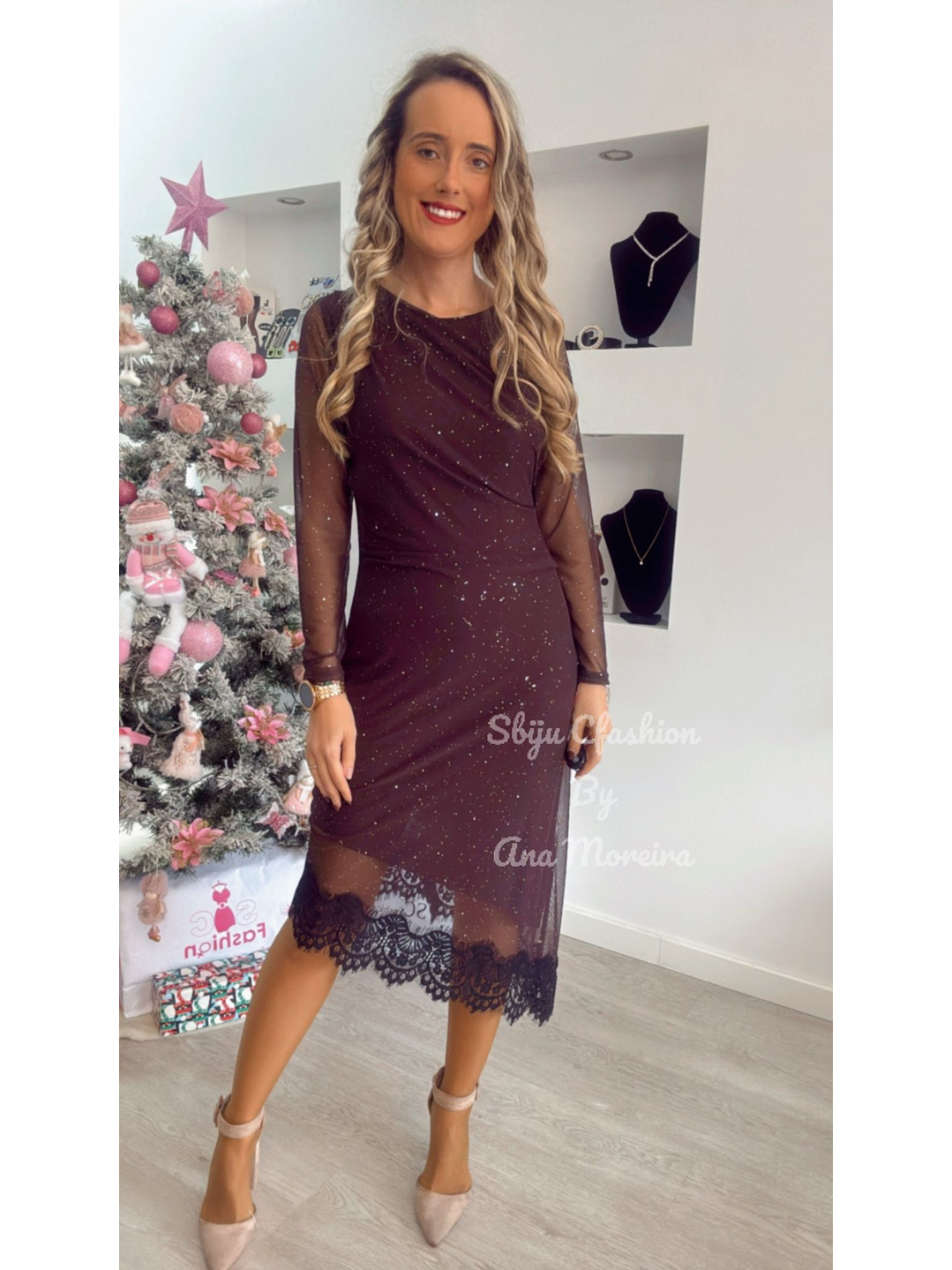 Vestido com Brilhantes e Renda em Baixo -TU 3