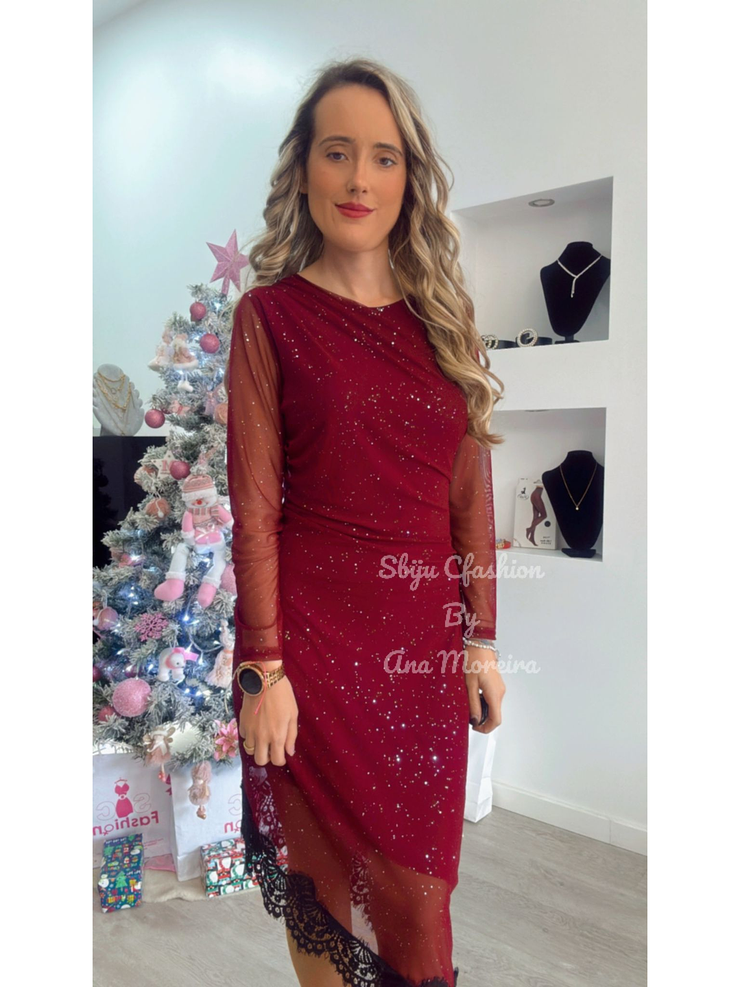 Vestido com Brilhantes e Renda em Baixo -TU 10