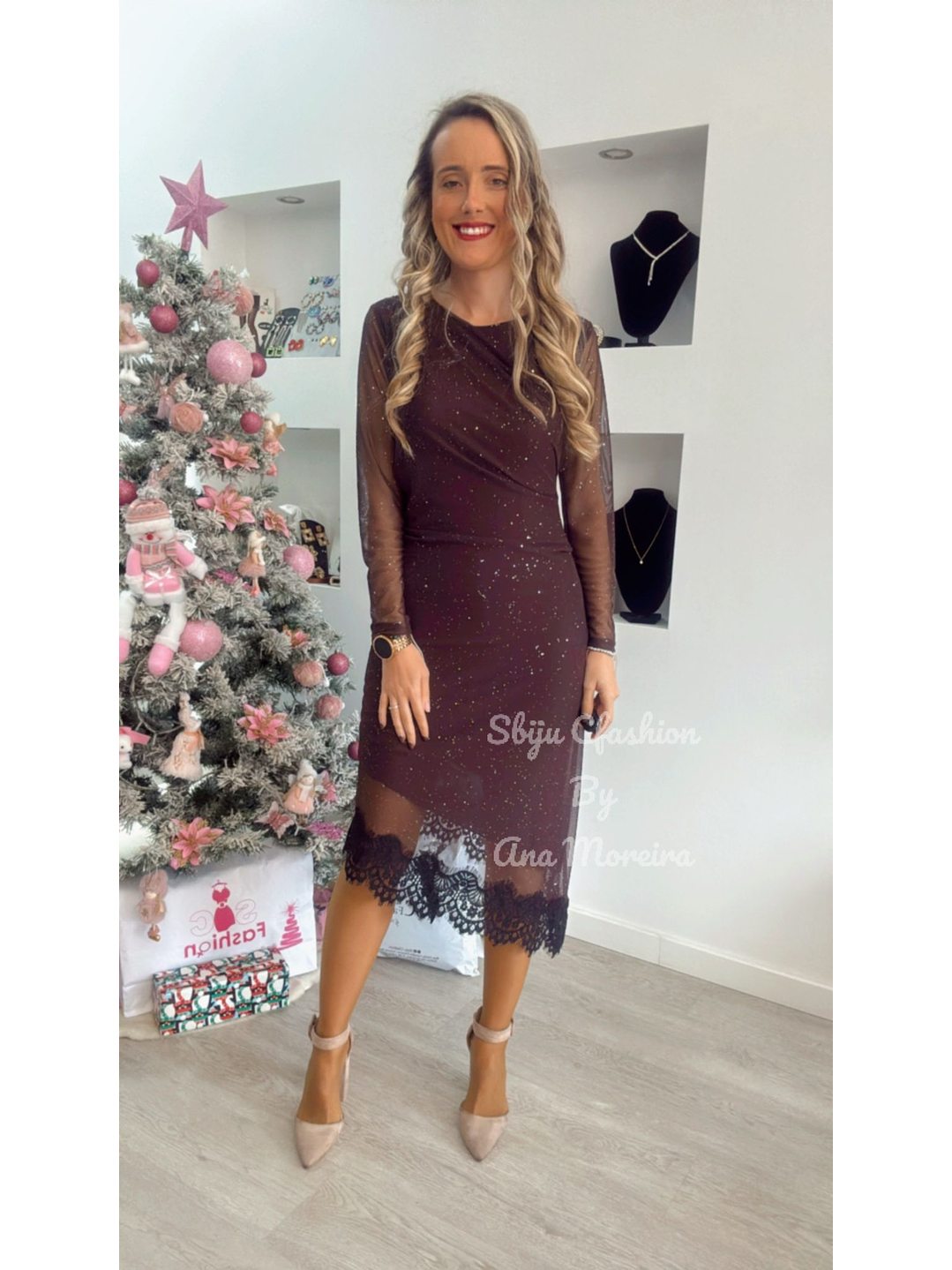 Vestido com Brilhantes e Renda em Baixo -TU 1