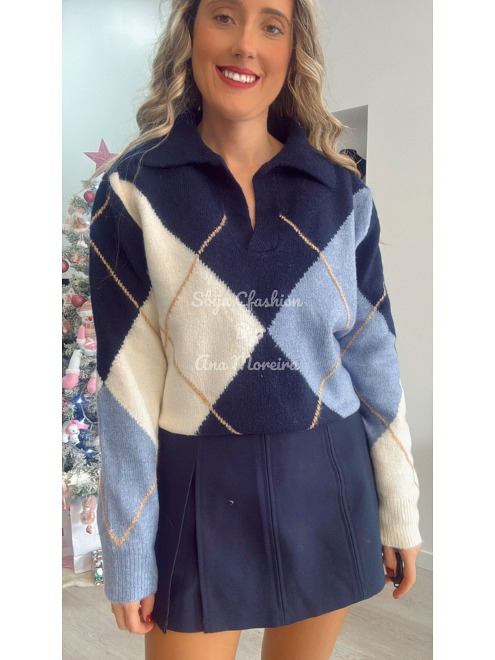 Polo em Malha com Losangos em Tons de Azul - TU 3