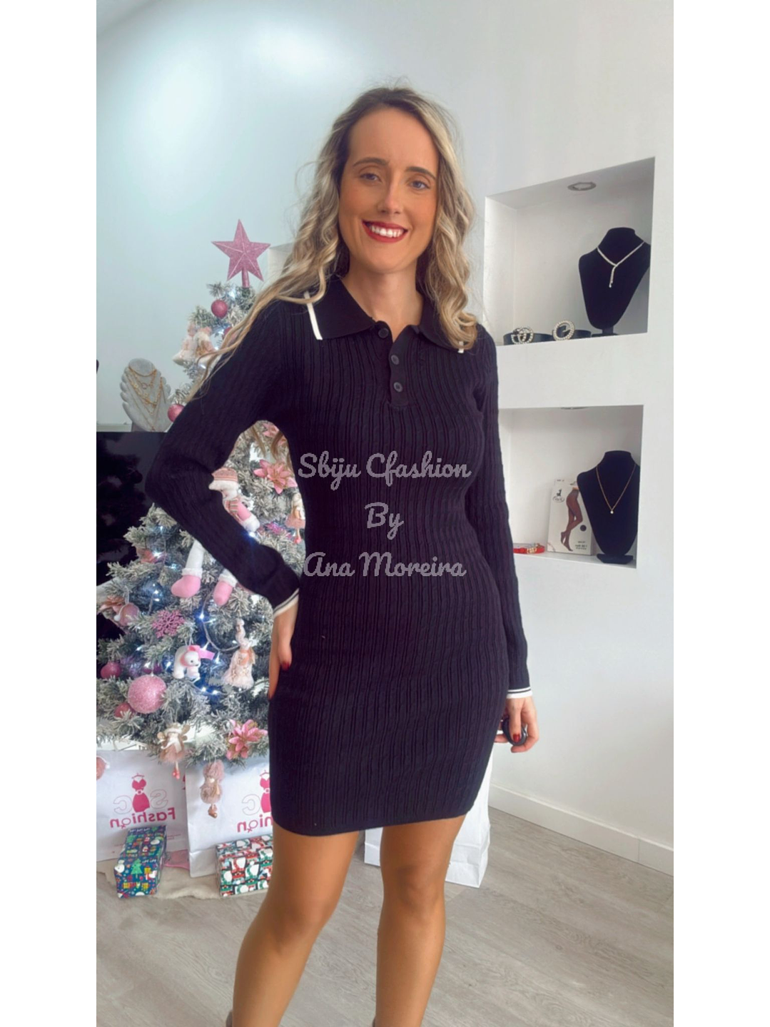 Vestido em Malha com Gola e Botões no Decote - TU 1