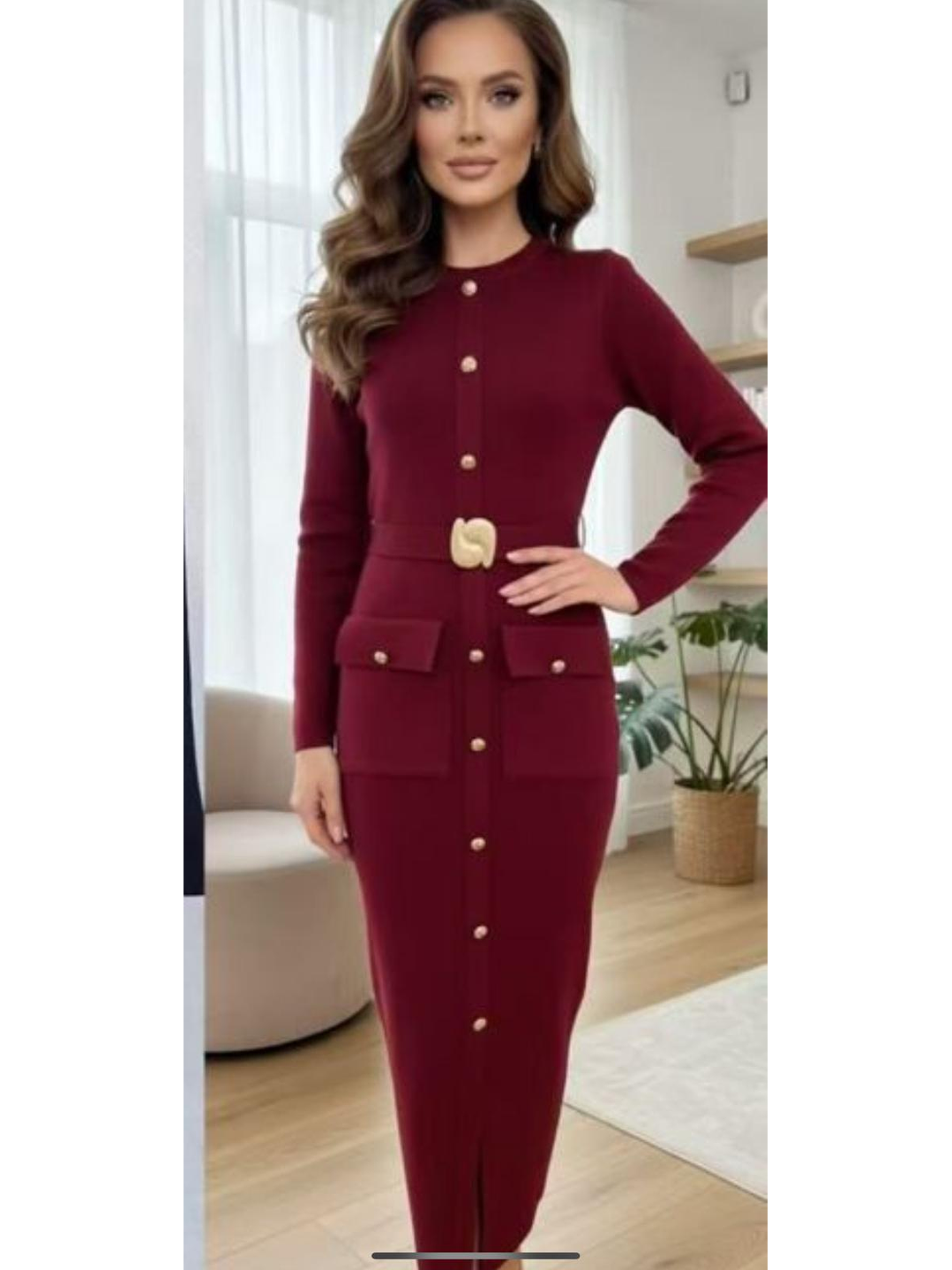 Vestido em Malha com Racha e Detalhes em Dourado 10