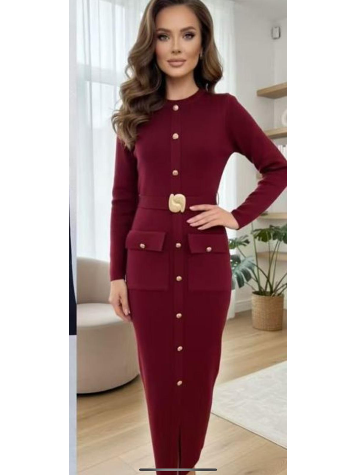 Vestido em Malha com Racha e Detalhes em Dourado 10