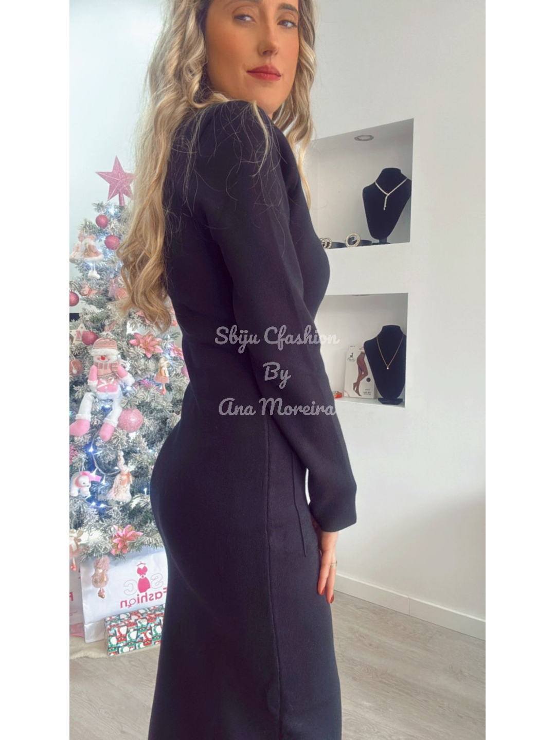 Vestido em Malha com Racha e Detalhes em Dourado 7