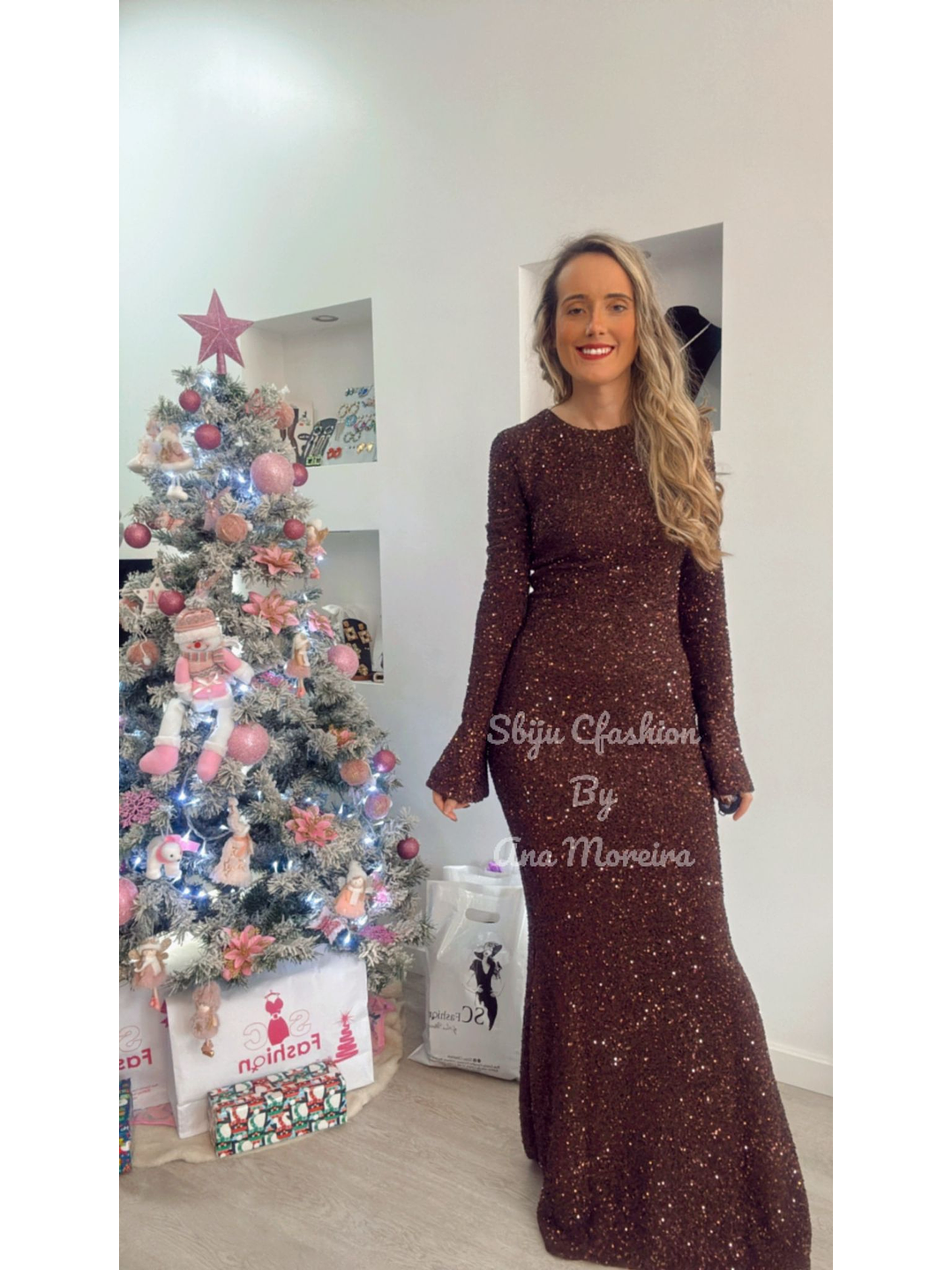 Vestido Comprido em Lantejoulas com Abertura nas Costas 4