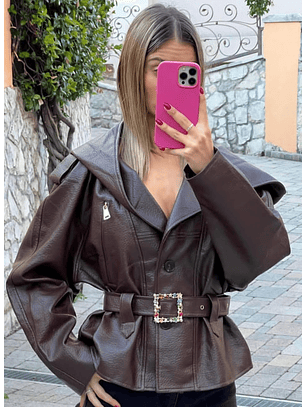 Casaca em Ecopele com Capuz e Cinto com Brilhantes - TU