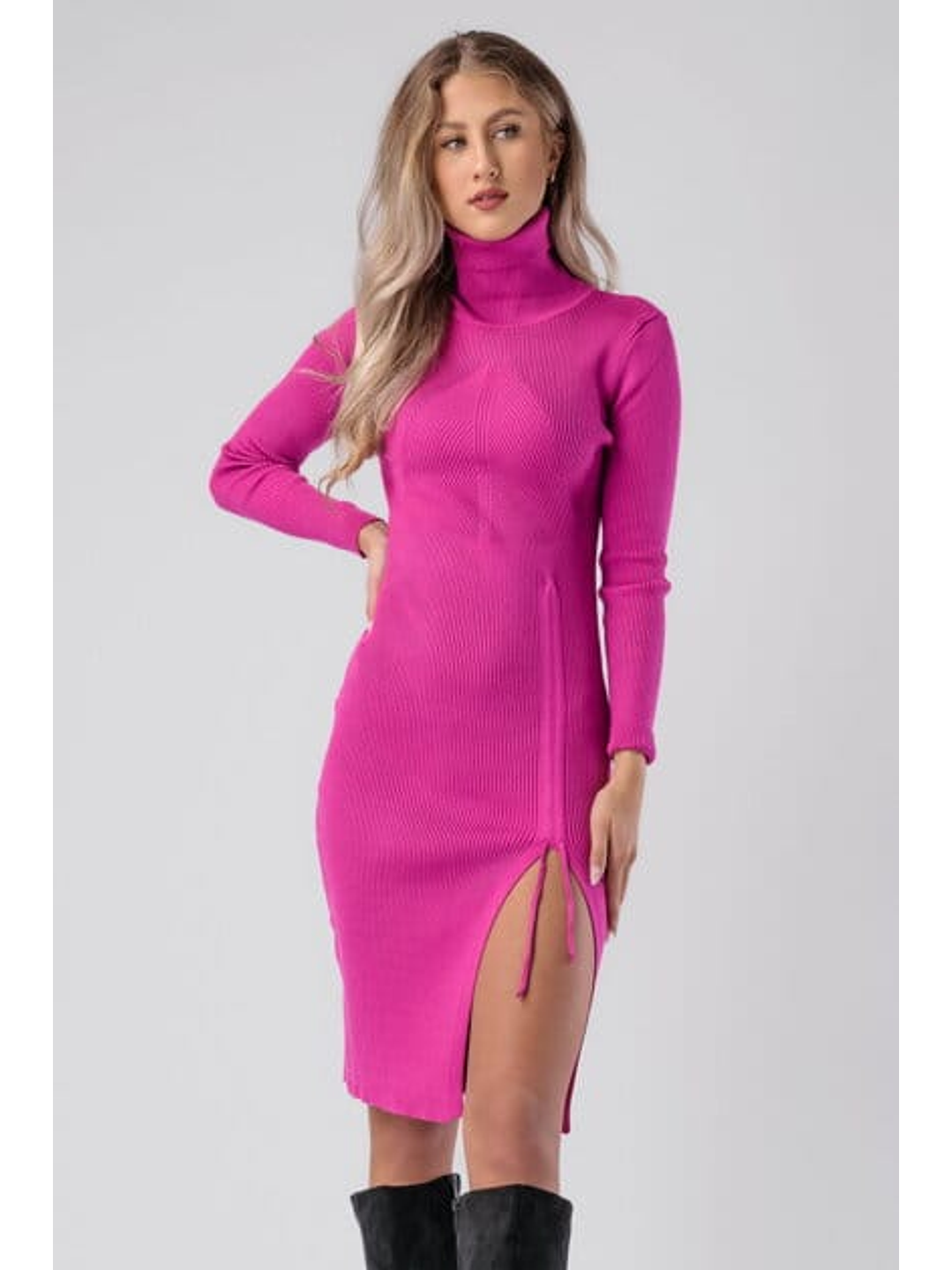 Vestido de Gola Alta em Malha Ajustável - TU 3