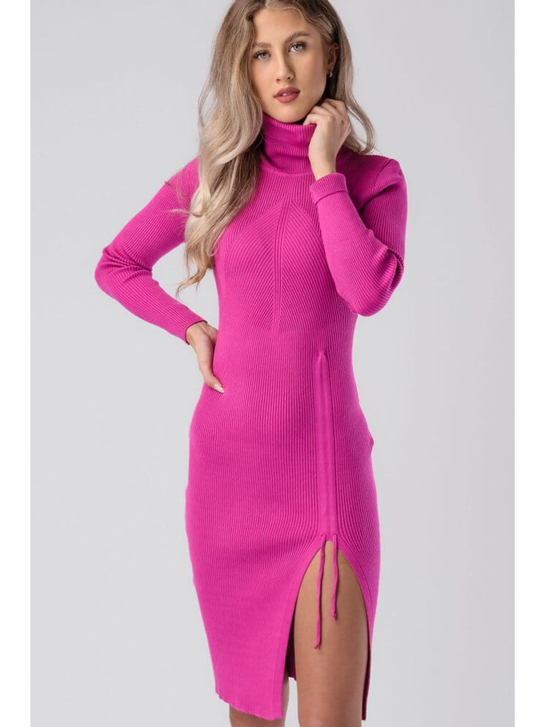 Vestido de Gola Alta em Malha Ajustável - TU 1