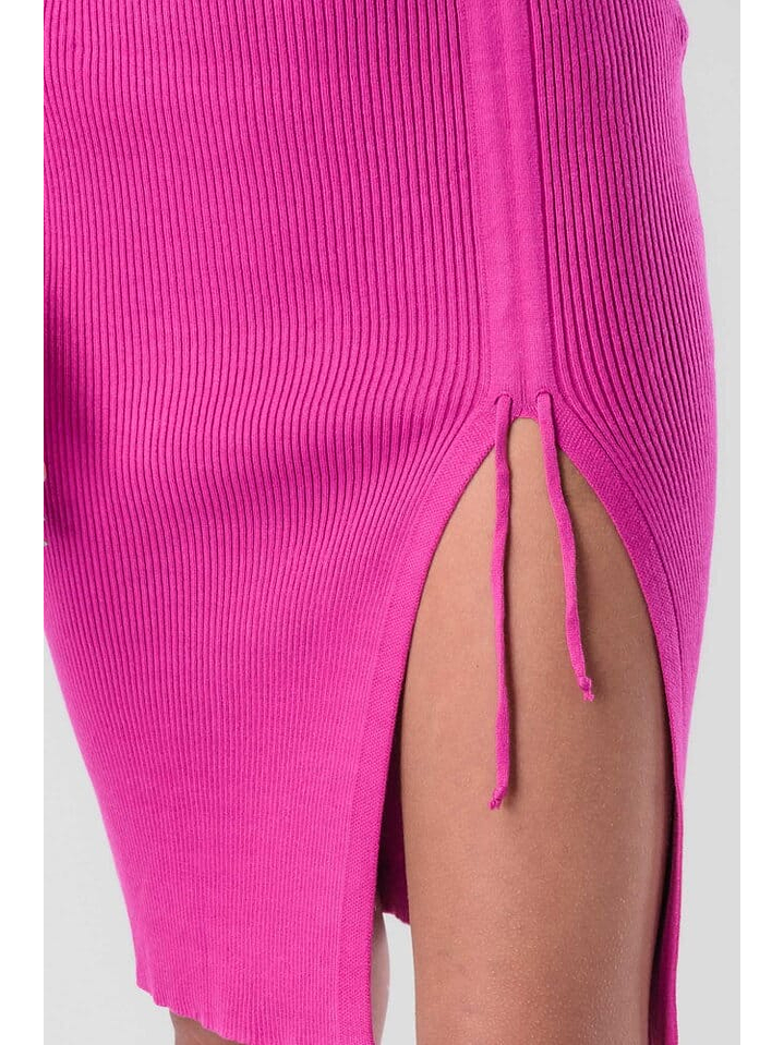 Vestido de Gola Alta em Malha Ajustável - TU 5