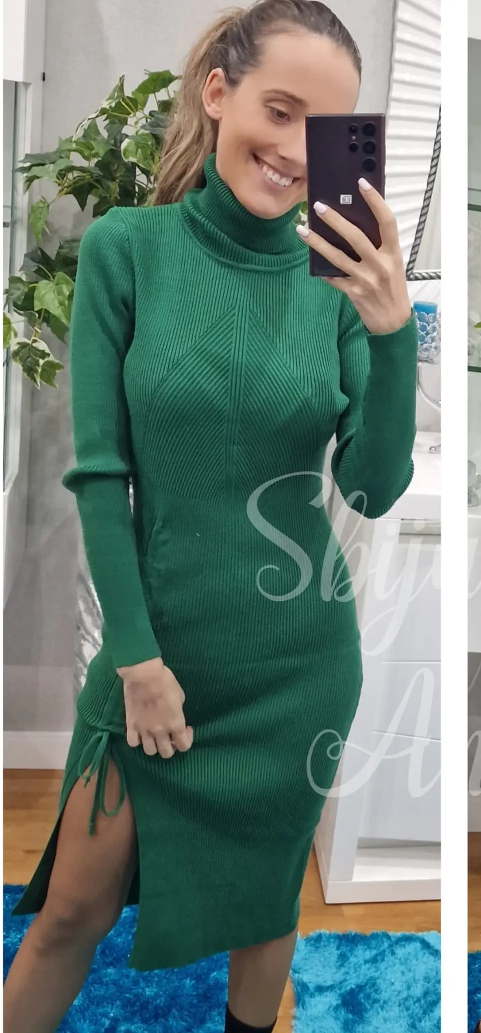 Vestido de Gola Alta em Malha Ajustável - TU 6