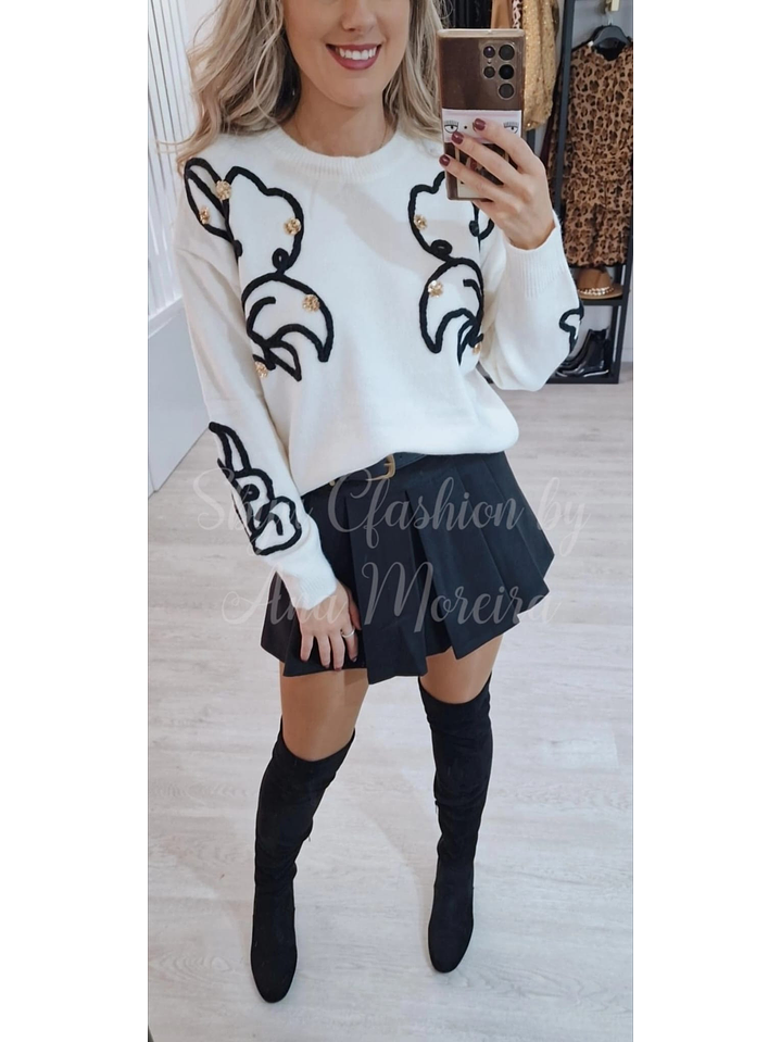 Camisola de Malha com Detalhe de Flores Pretas - TU 8