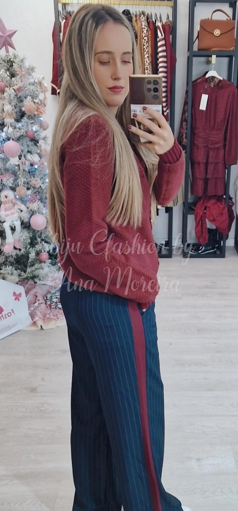 Casaco de Malha com Detalhe de Trança e Botões Dourados - TU