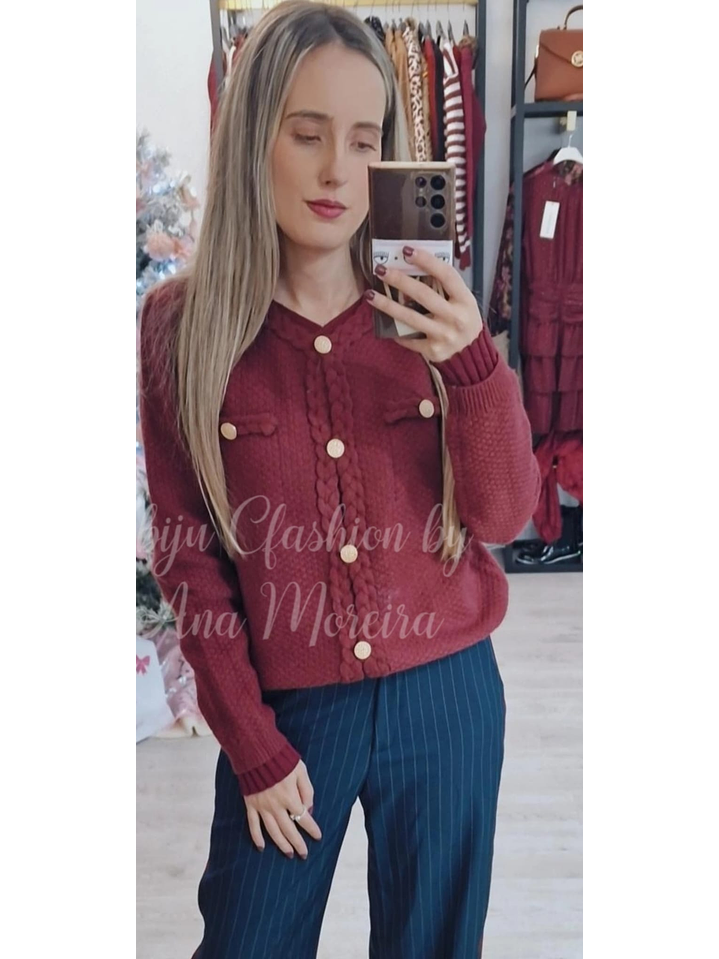 Casaco de Malha com Detalhe de Trança e Botões Dourados - TU 3
