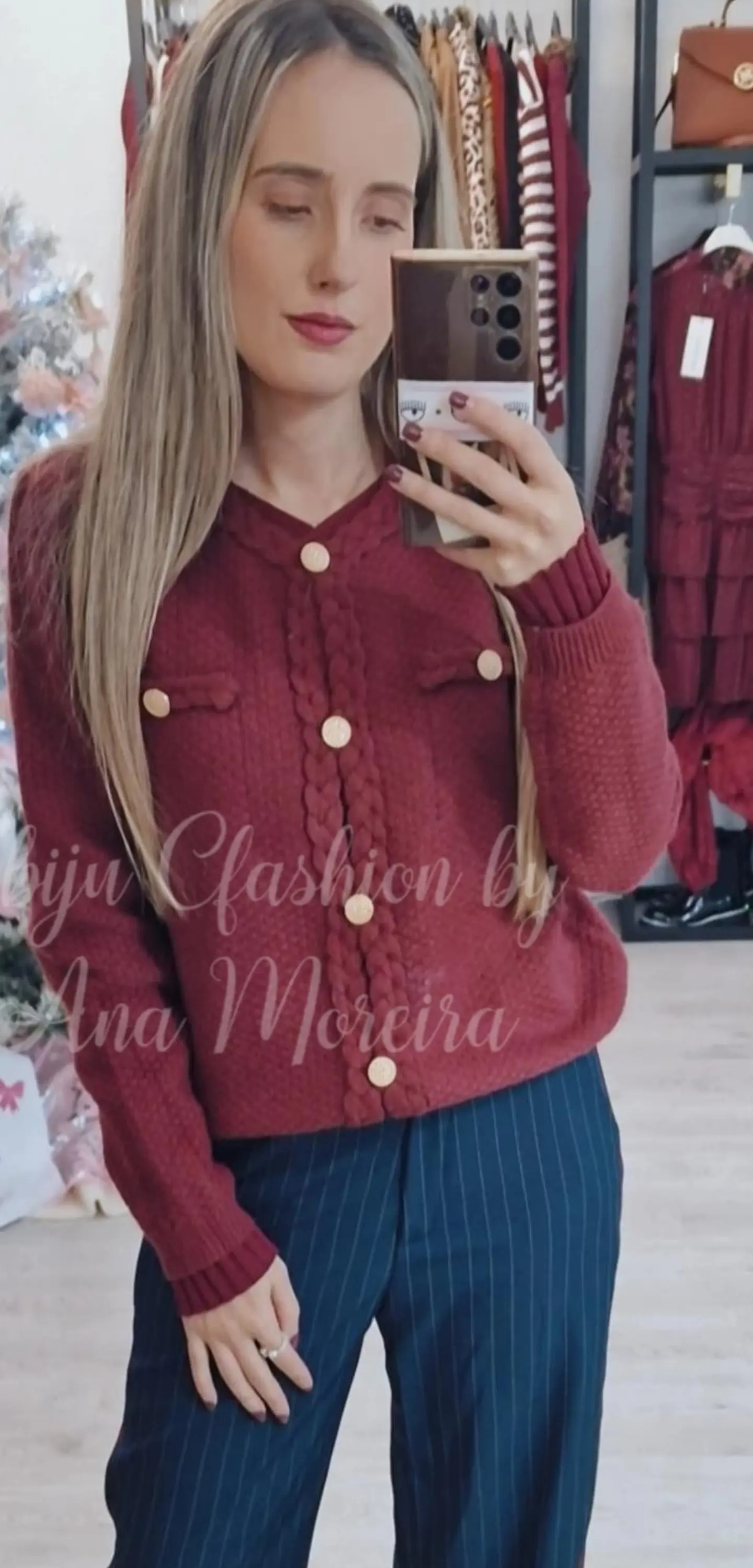 Casaco de Malha com Detalhe de Trança e Botões Dourados - TU 3