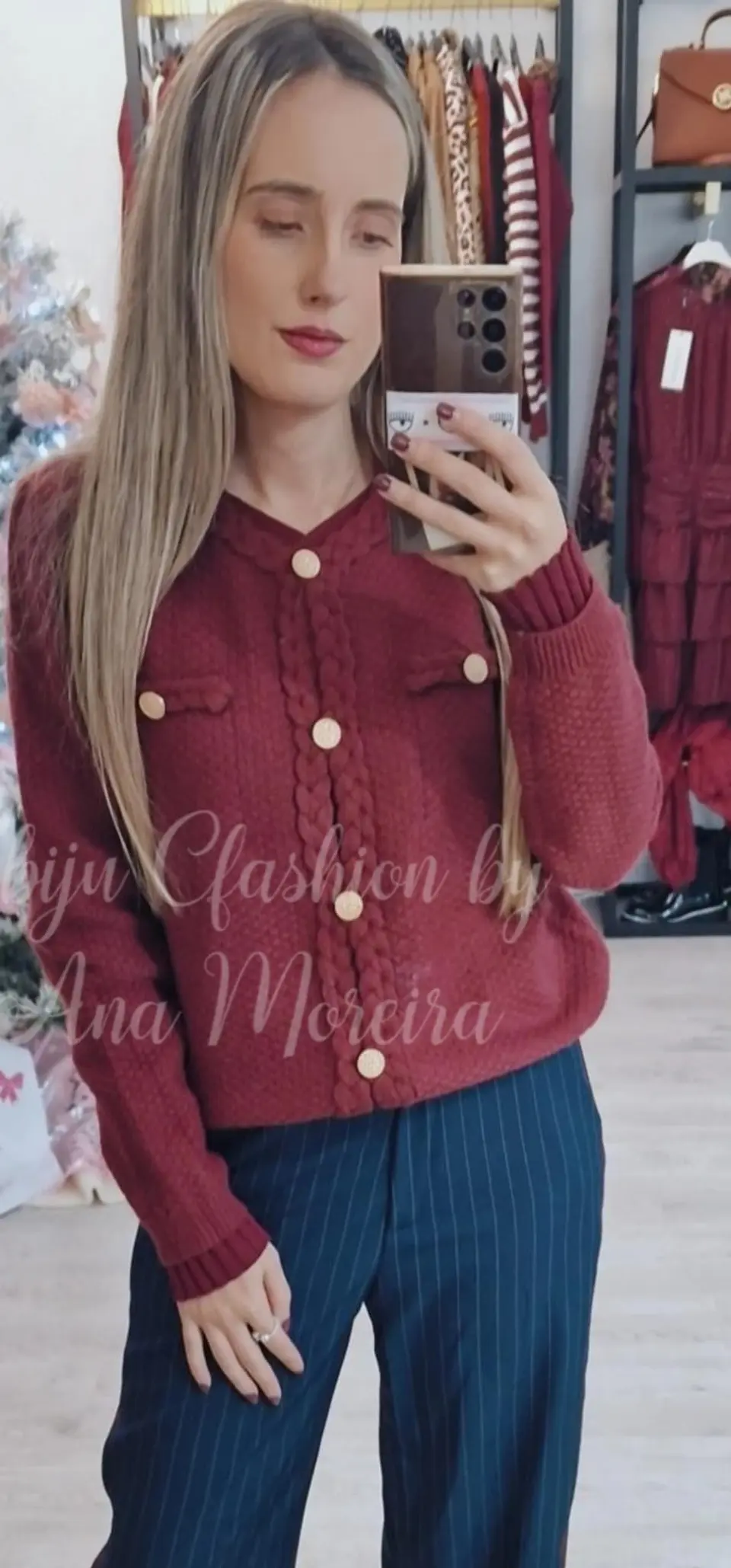 Casaco de Malha com Detalhe de Trança e Botões Dourados - TU 3