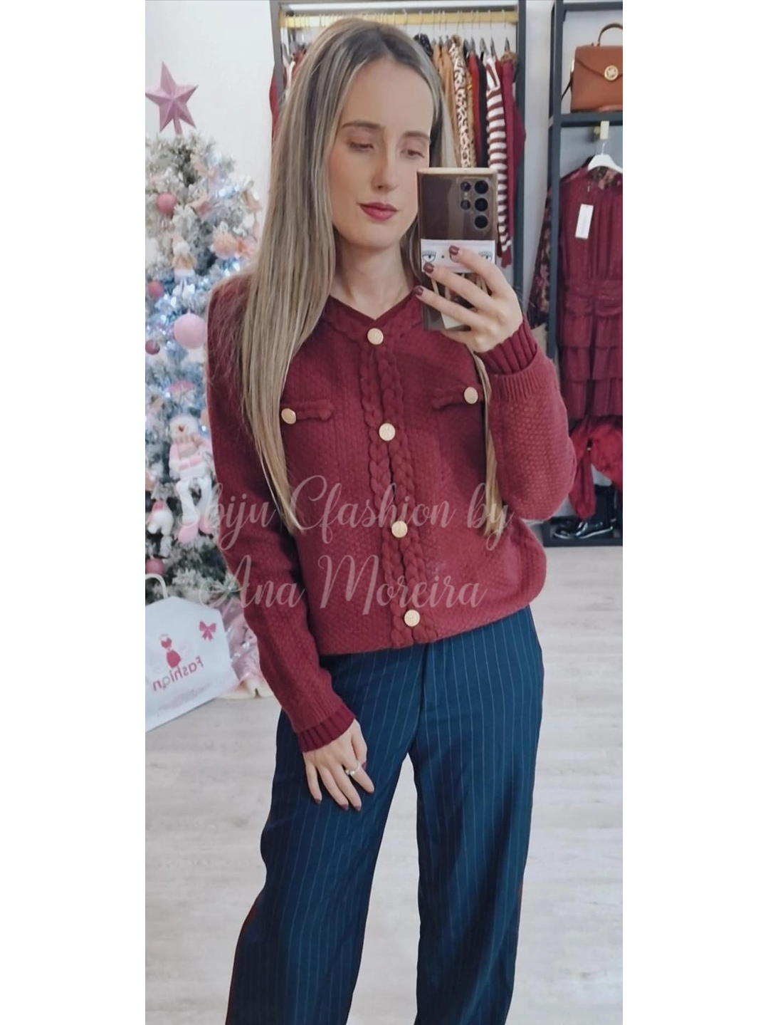 Casaco de Malha com Detalhe de Trança e Botões Dourados - TU 4