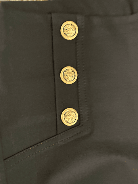 Leggings com Botões Dourados