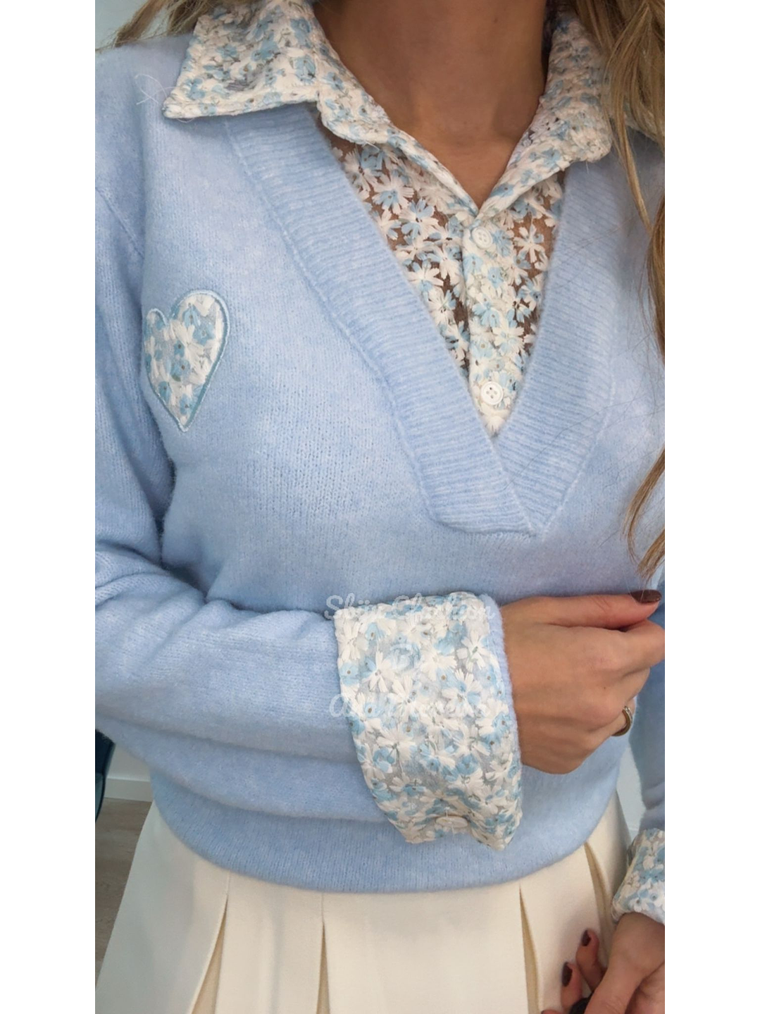 Camisola de Malha com Detalhe de Coração e Camisa Incluída - TU 9