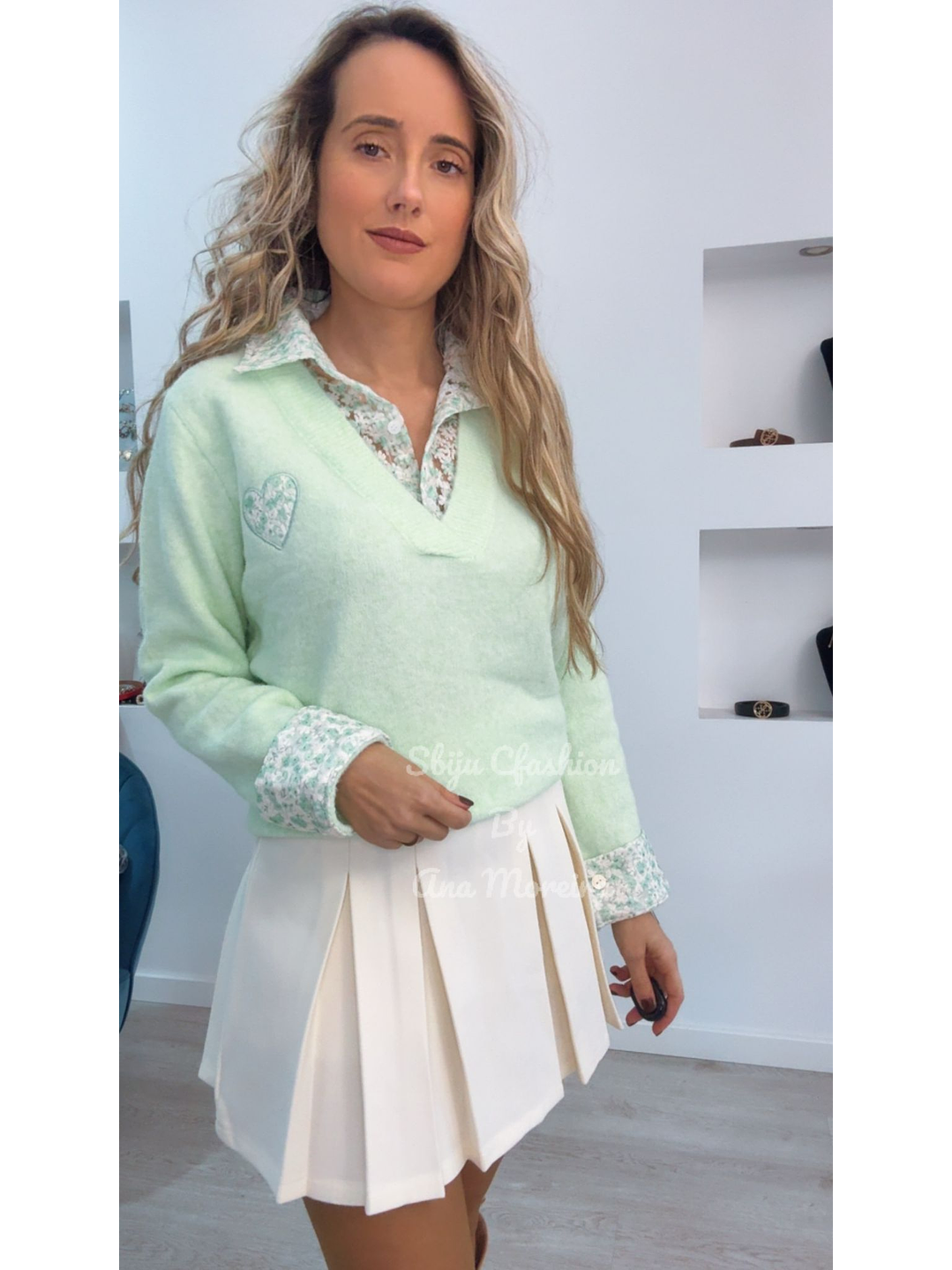 Camisola de Malha com Detalhe de Coração e Camisa Incluída - TU 1