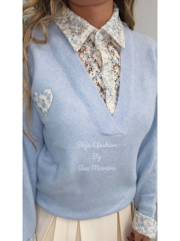 Camisola de Malha com Detalhe de Coração e Camisa Incluída - TU 8