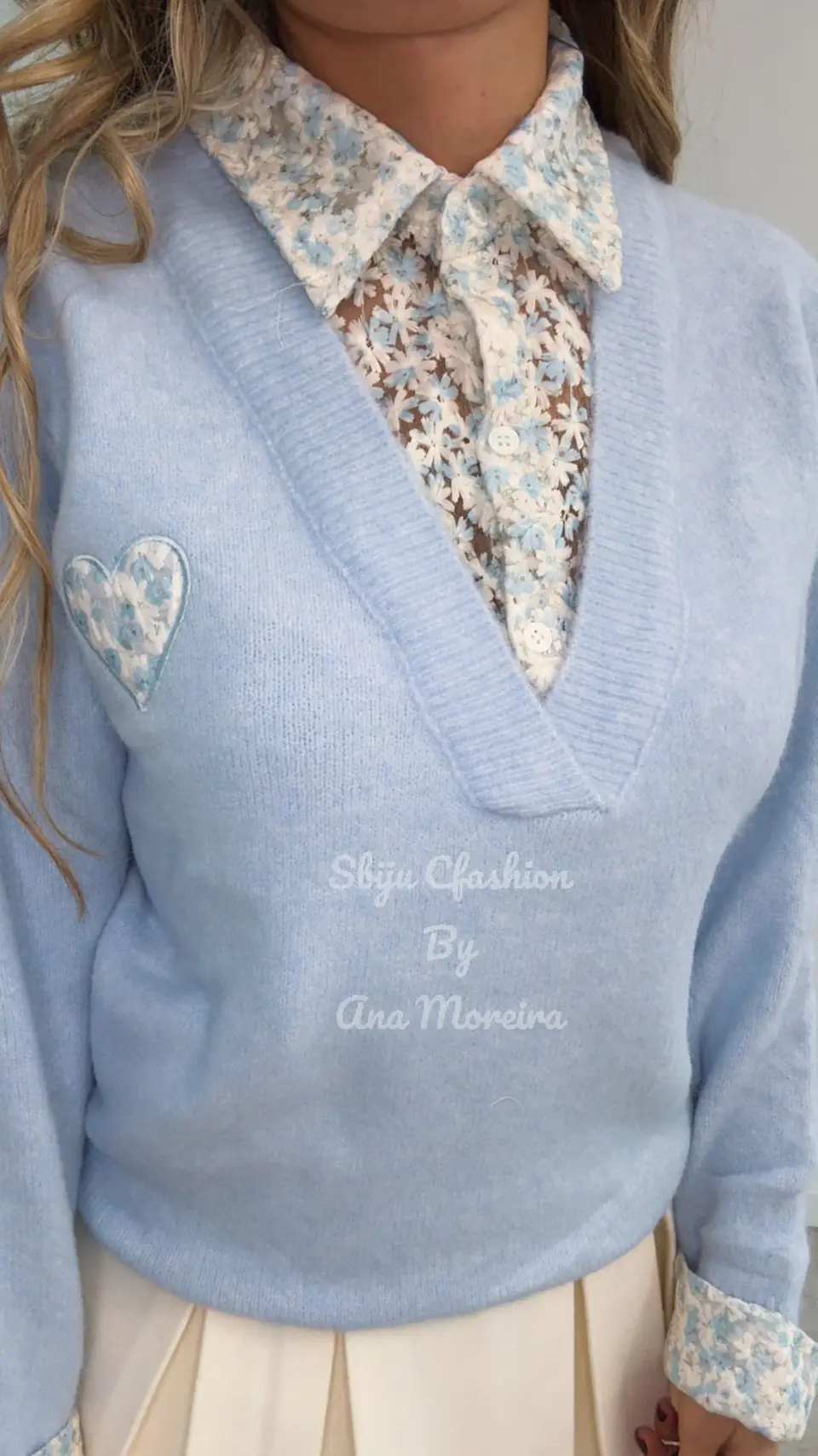 Camisola de Malha com Detalhe de Coração e Camisa Incluída - TU 8