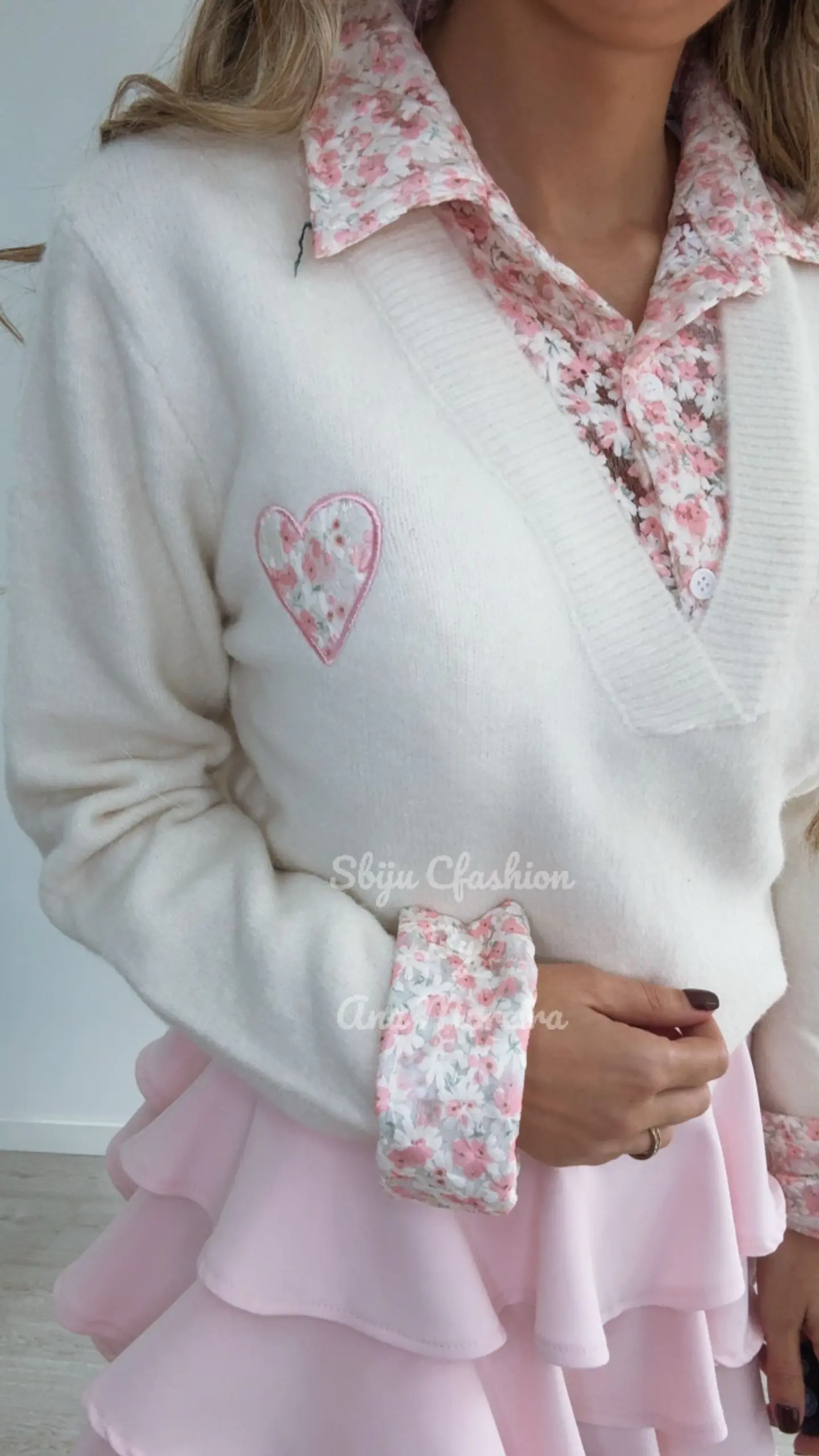 Camisola de Malha com Detalhe de Coração e Camisa Incluída - TU 12