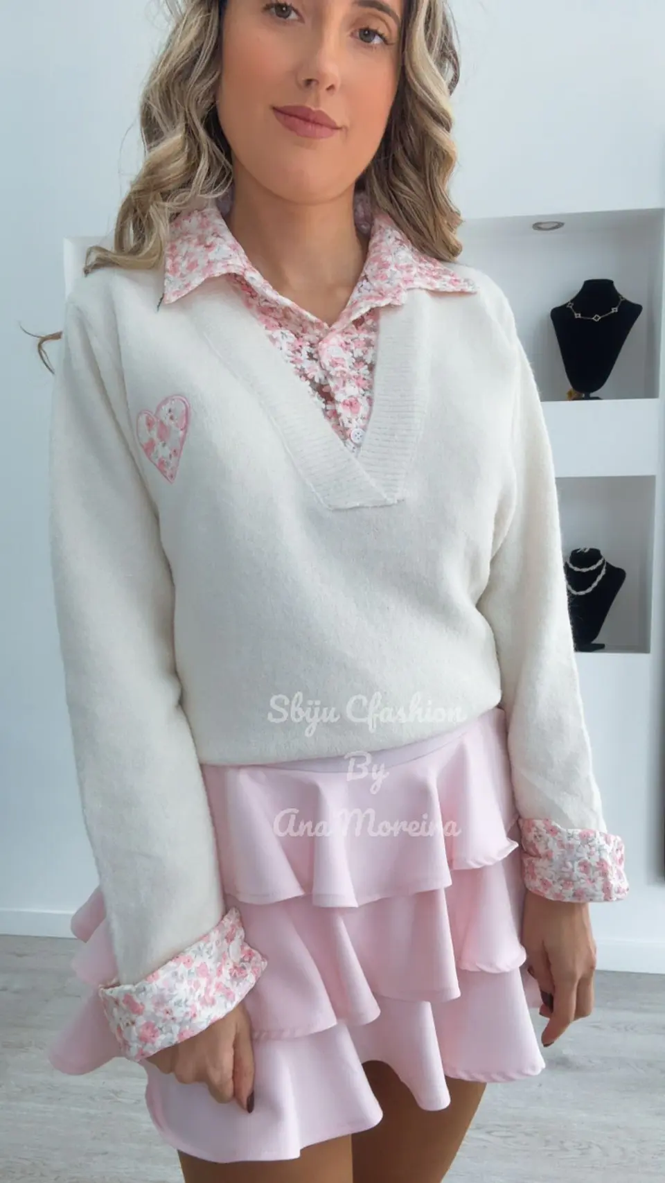 Camisola de Malha com Detalhe de Coração e Camisa Incluída - TU 13