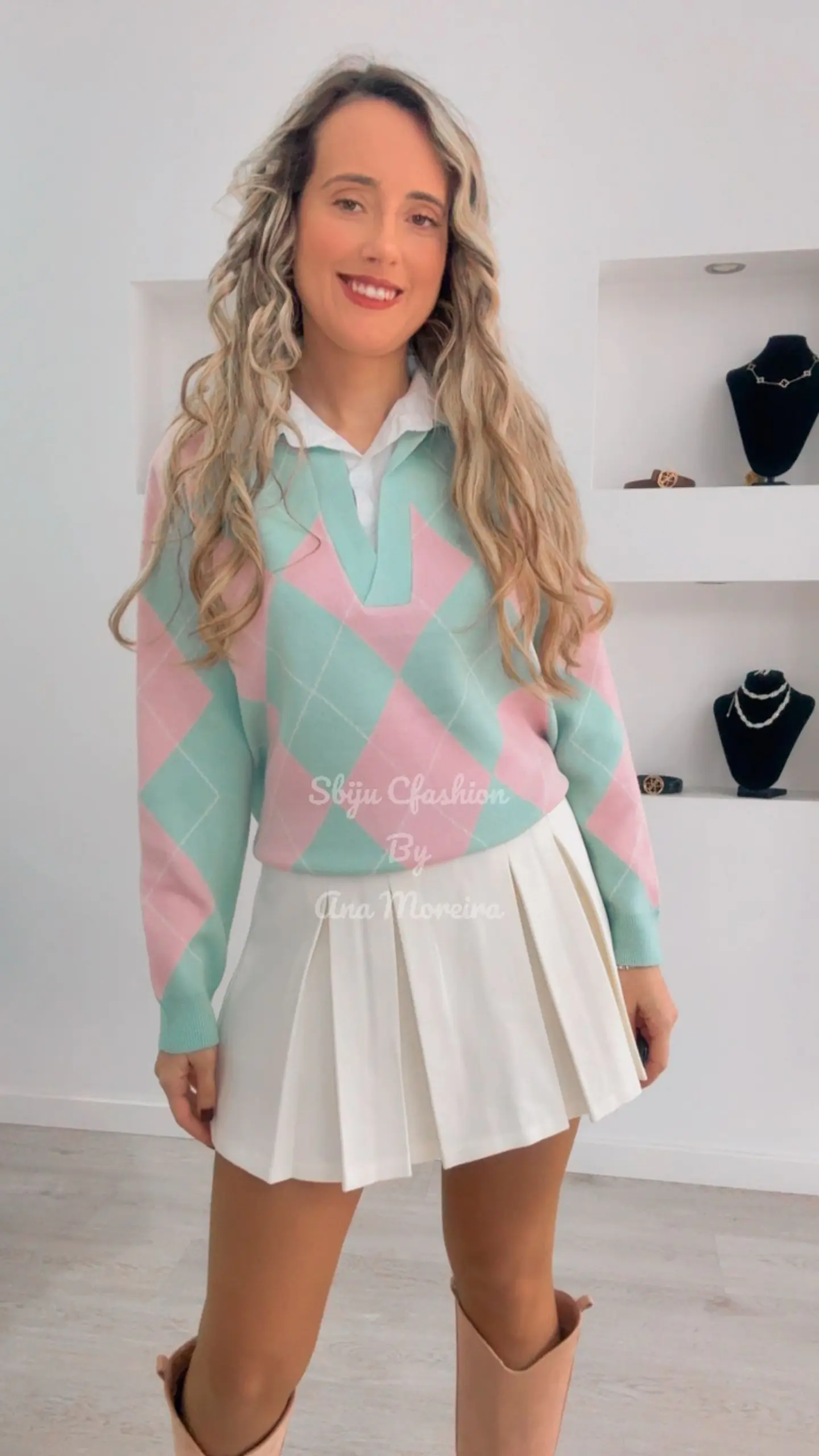 Polo com Losangos e Camisa Incluída - TU 10