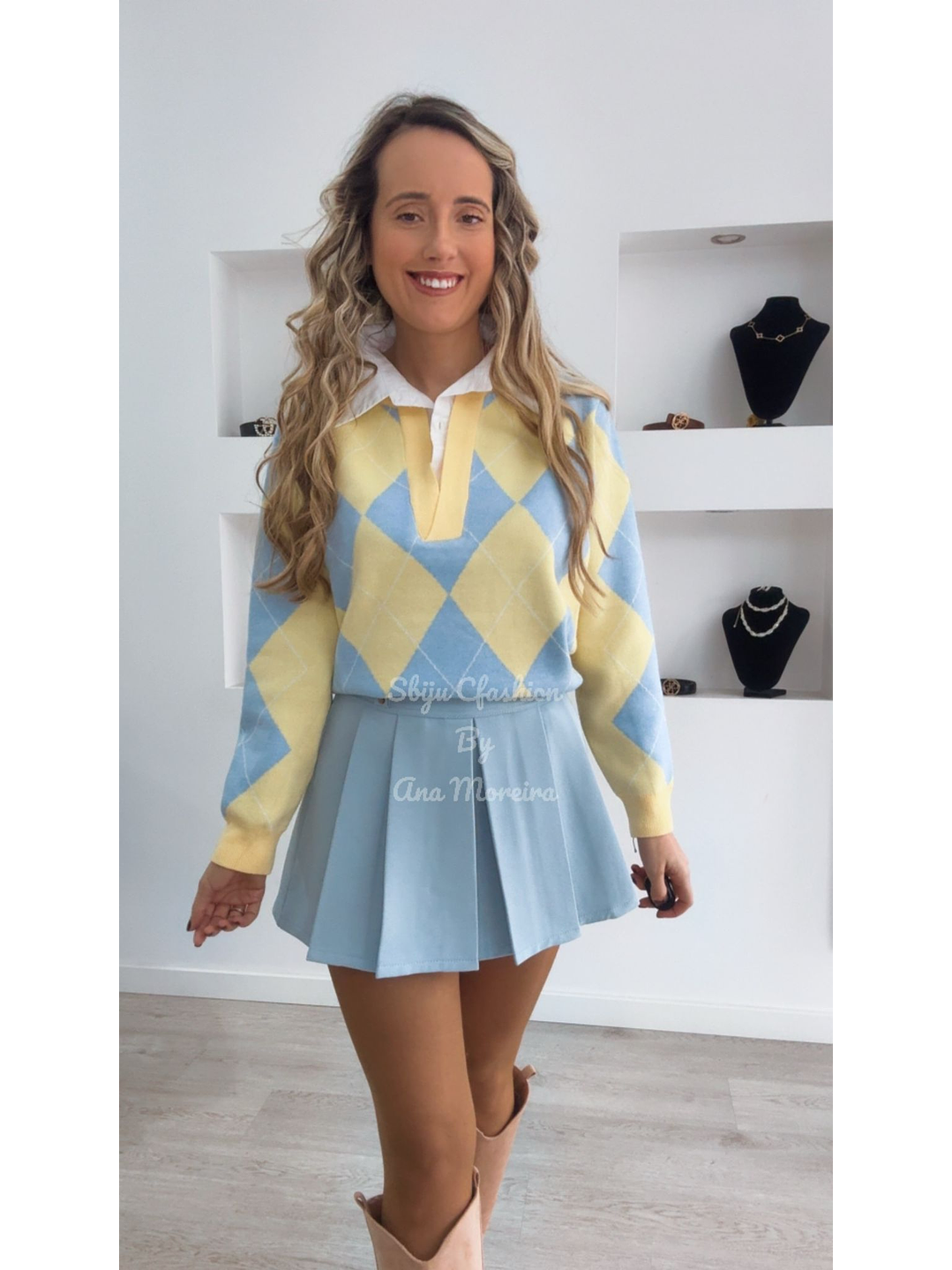 Polo com Losangos e Camisa Incluída - TU 1