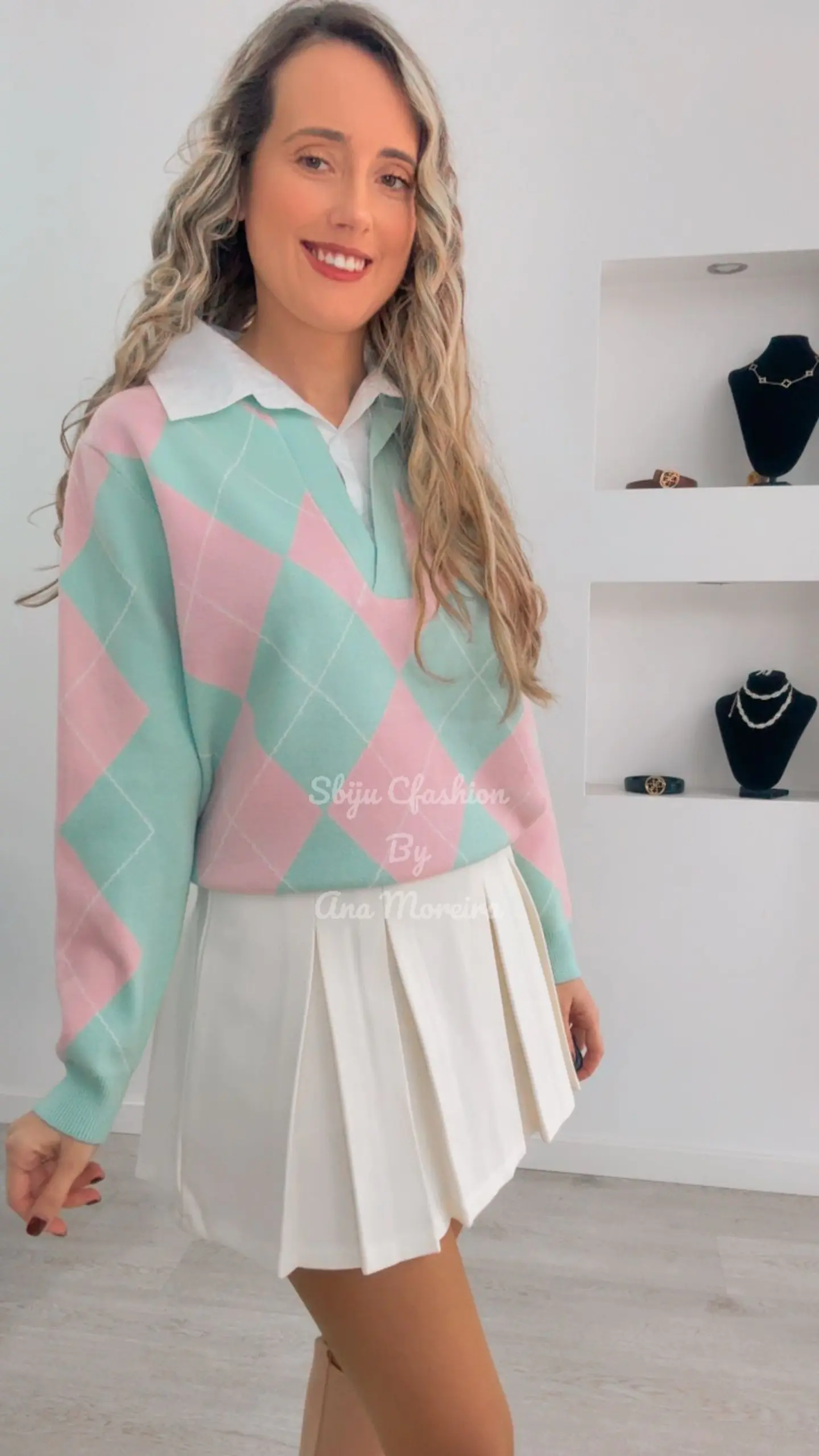 Polo com Losangos e Camisa Incluída - TU 12