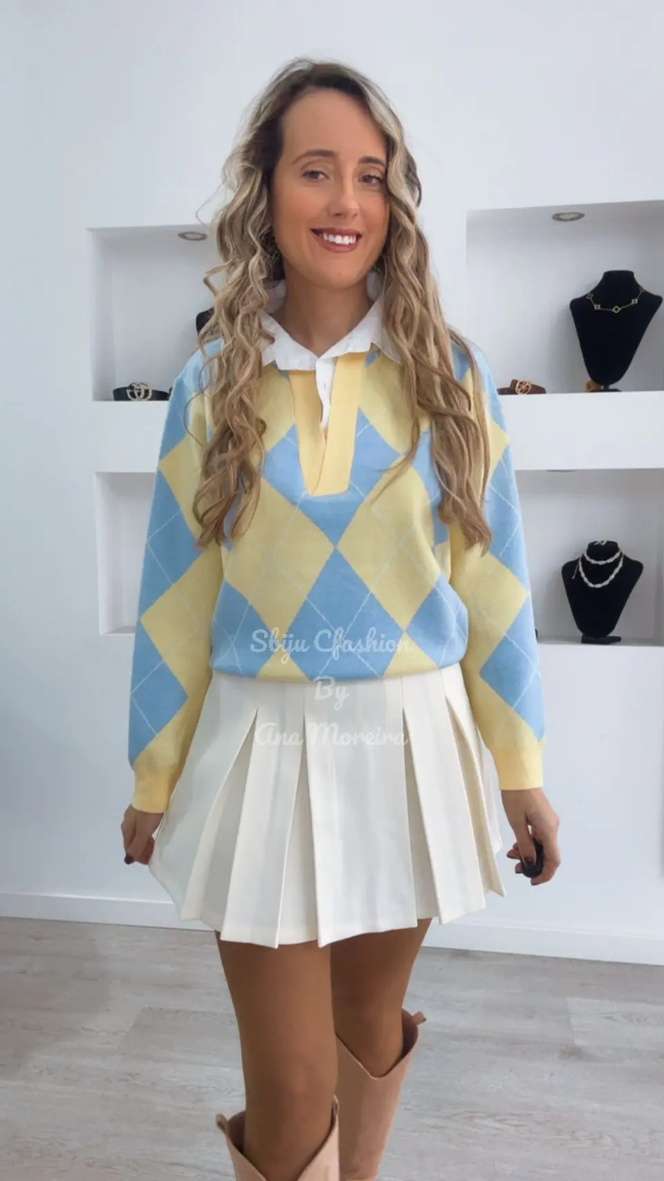 Polo com Losangos e Camisa Incluída - TU 7