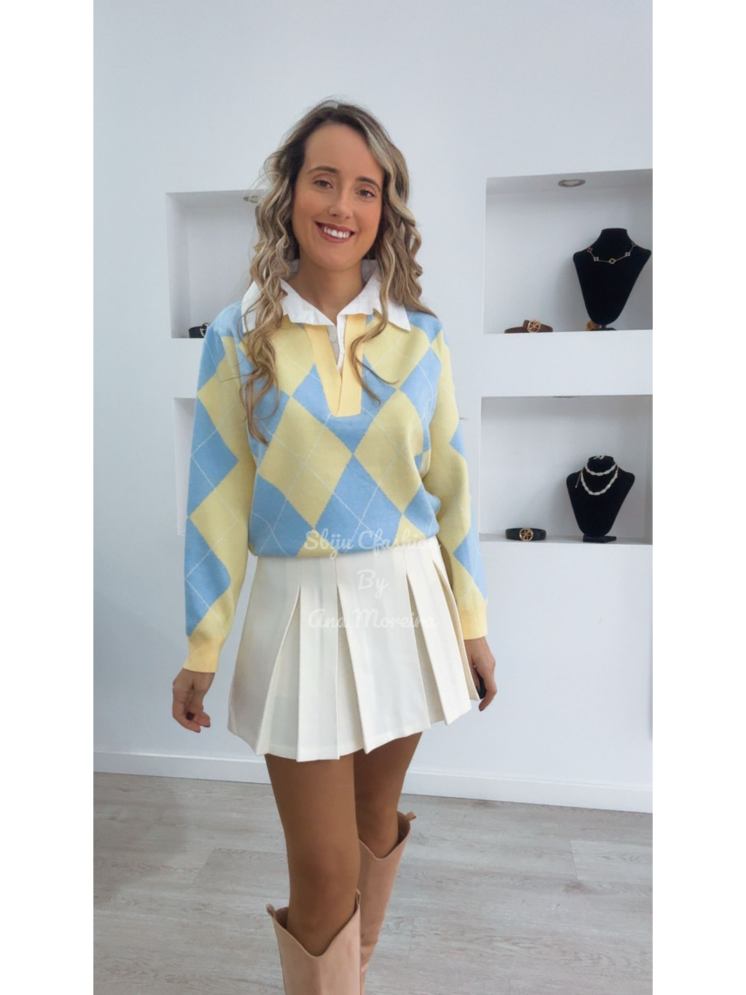 Polo com Losangos e Camisa Incluída - TU 5