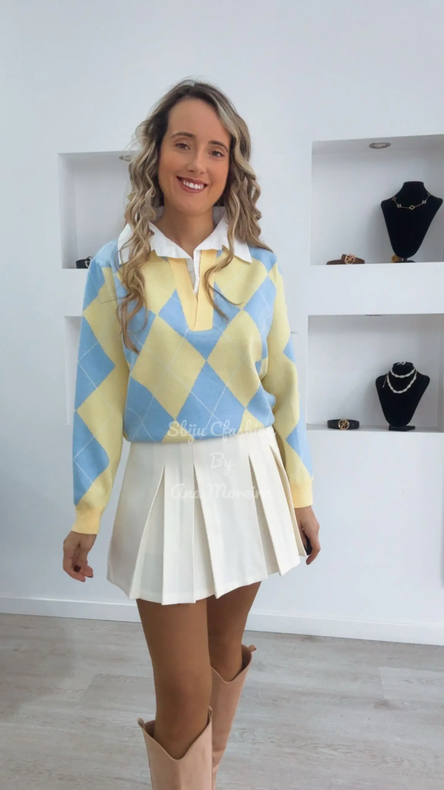 Polo com Losangos e Camisa Incluída - TU 5