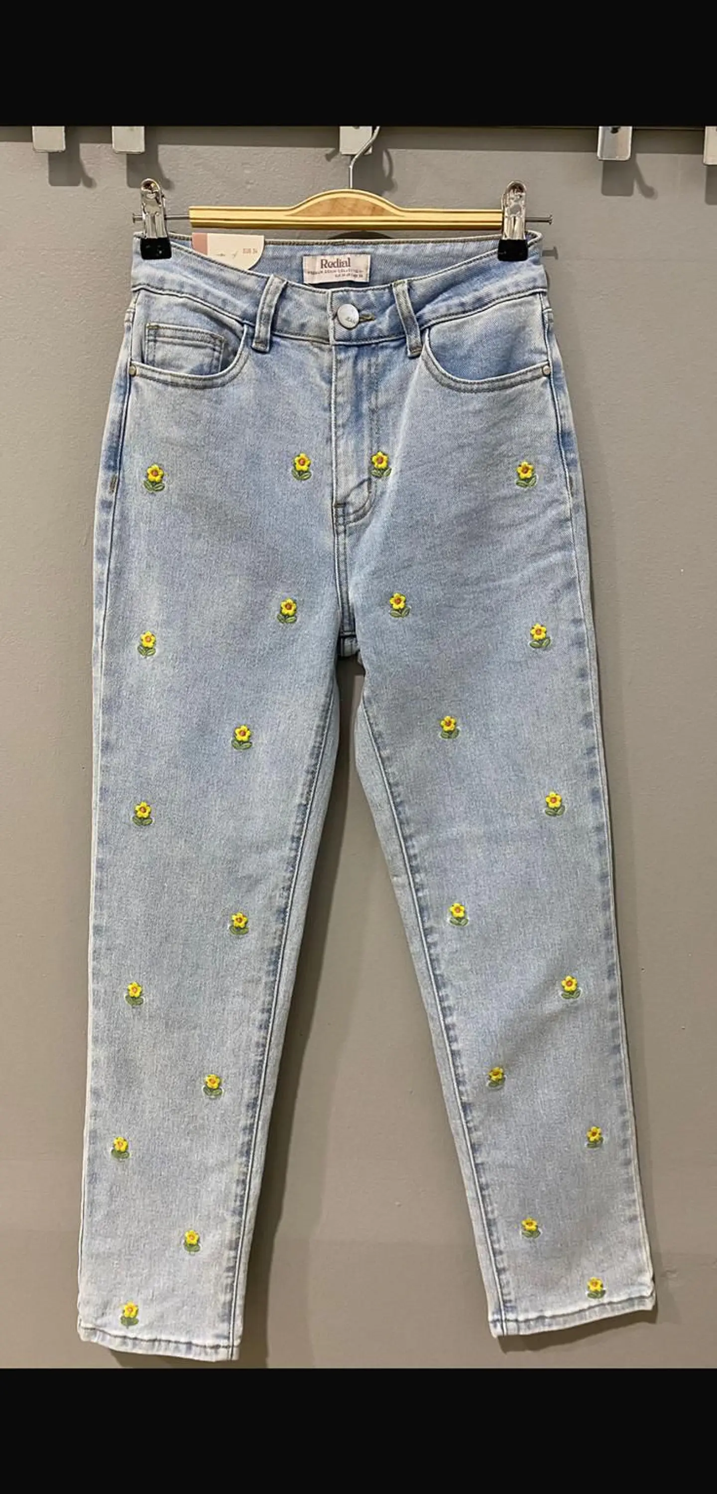 Calças de Ganga Redial com Detalhe de Flores 10