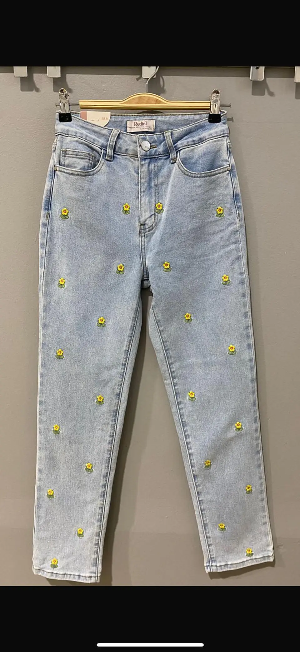 Calças de Ganga Redial com Detalhe de Flores 10