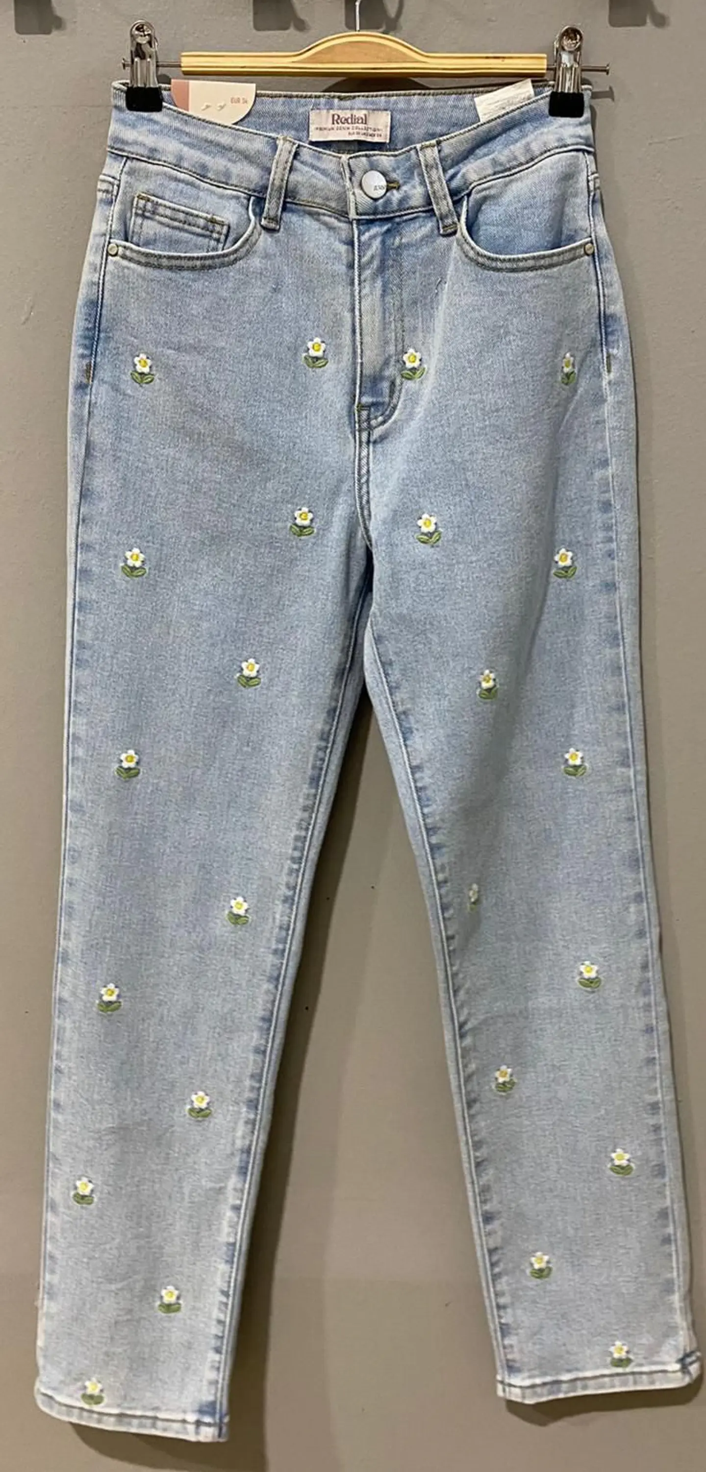 Calças de Ganga Redial com Detalhe de Flores 11