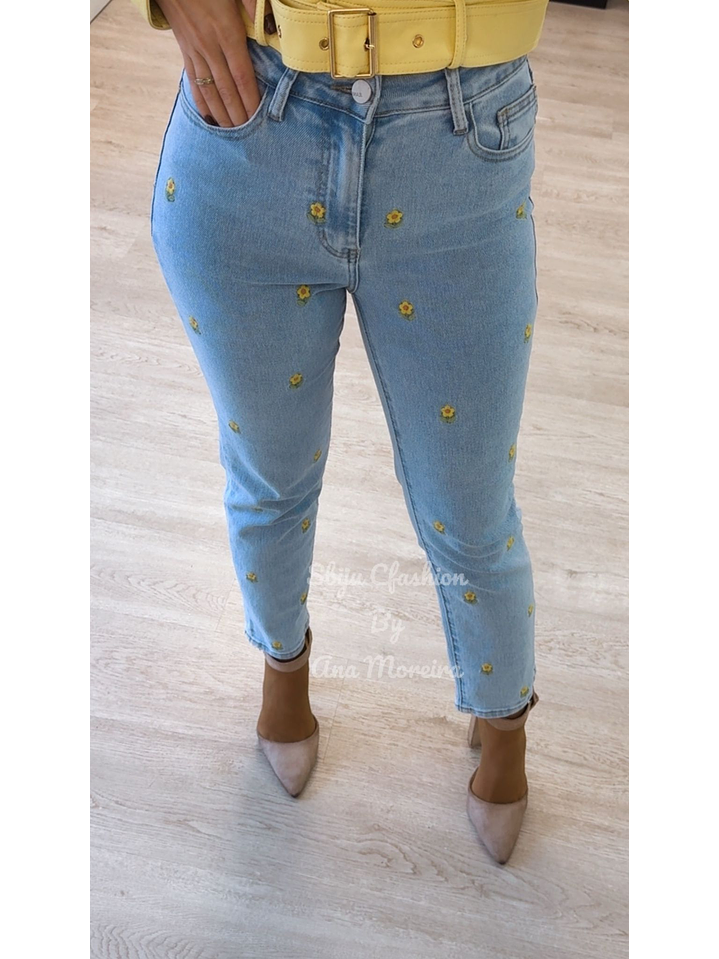 Calças de Ganga Redial com Detalhe de Flores 9